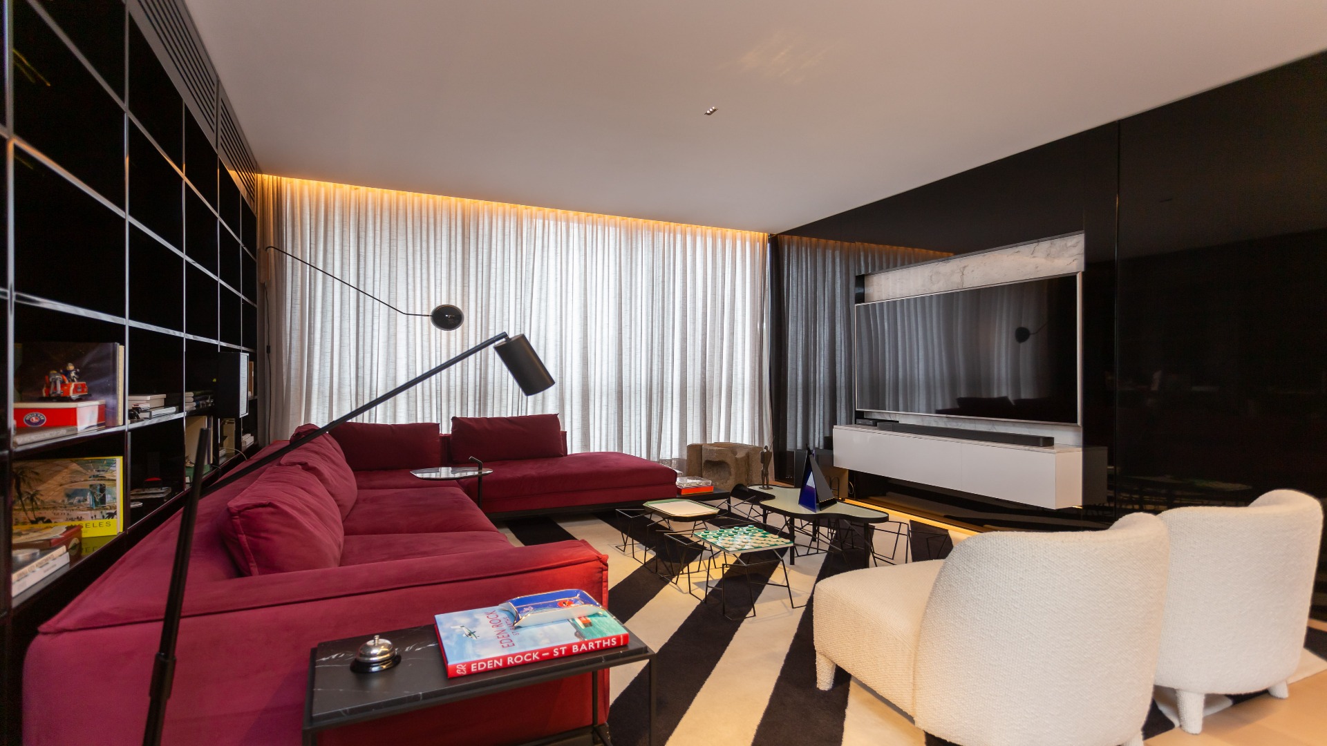 APARTAMENTO IMPECÁVEL COM 3 SUÍTES NO CABRAL