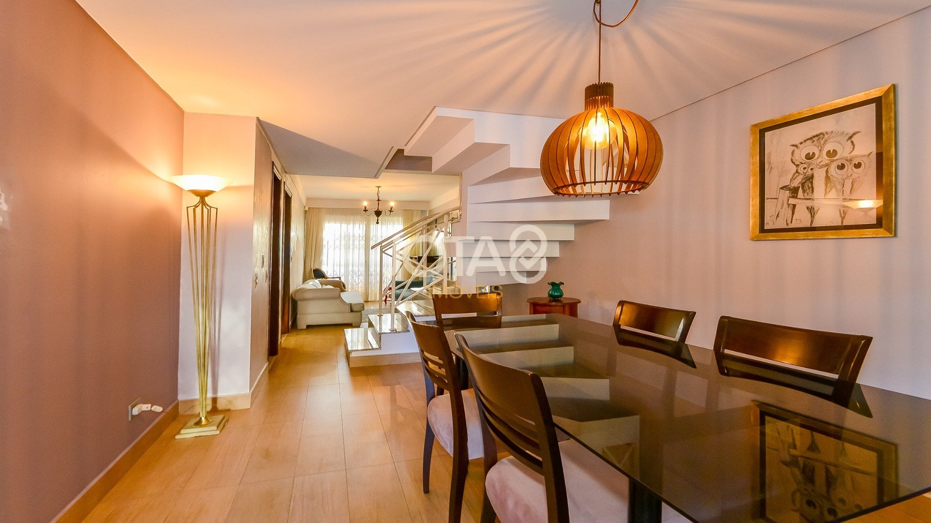 SOBRADO 4 QUARTOS COM 211M2 + 83M2 DE TERRENO LIVRE