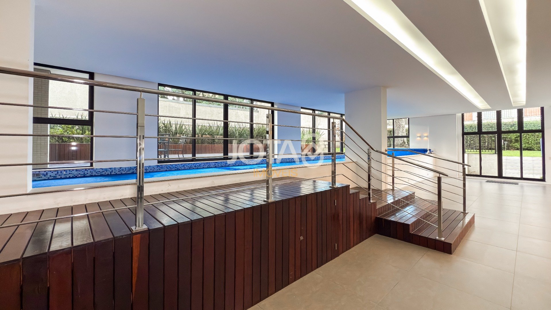 APARTAMENTO 2 SUÍTES E 2 VAGAS NO MERCÊS