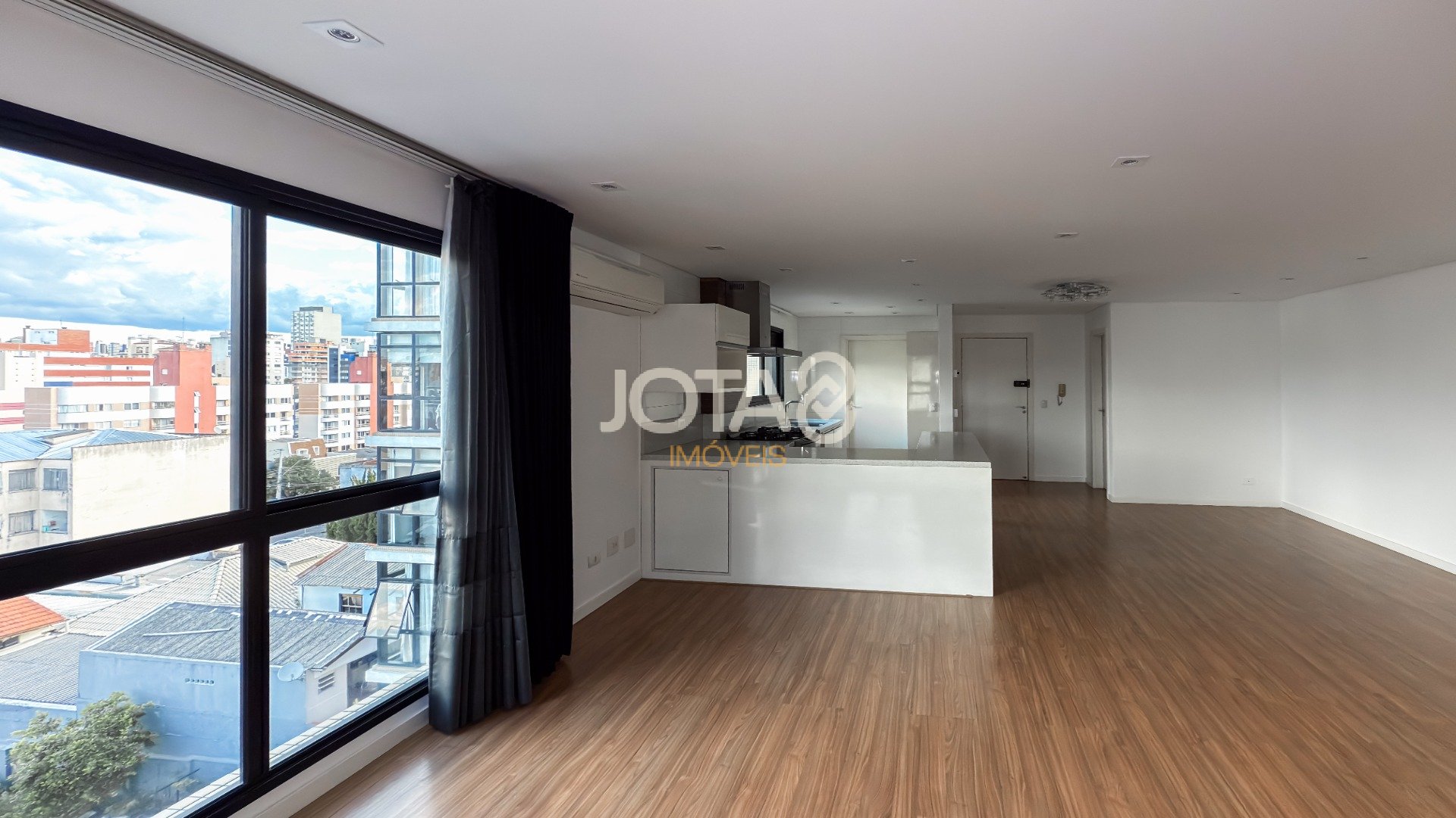 APARTAMENTO 2 SUÍTES E 2 VAGAS NO MERCÊS