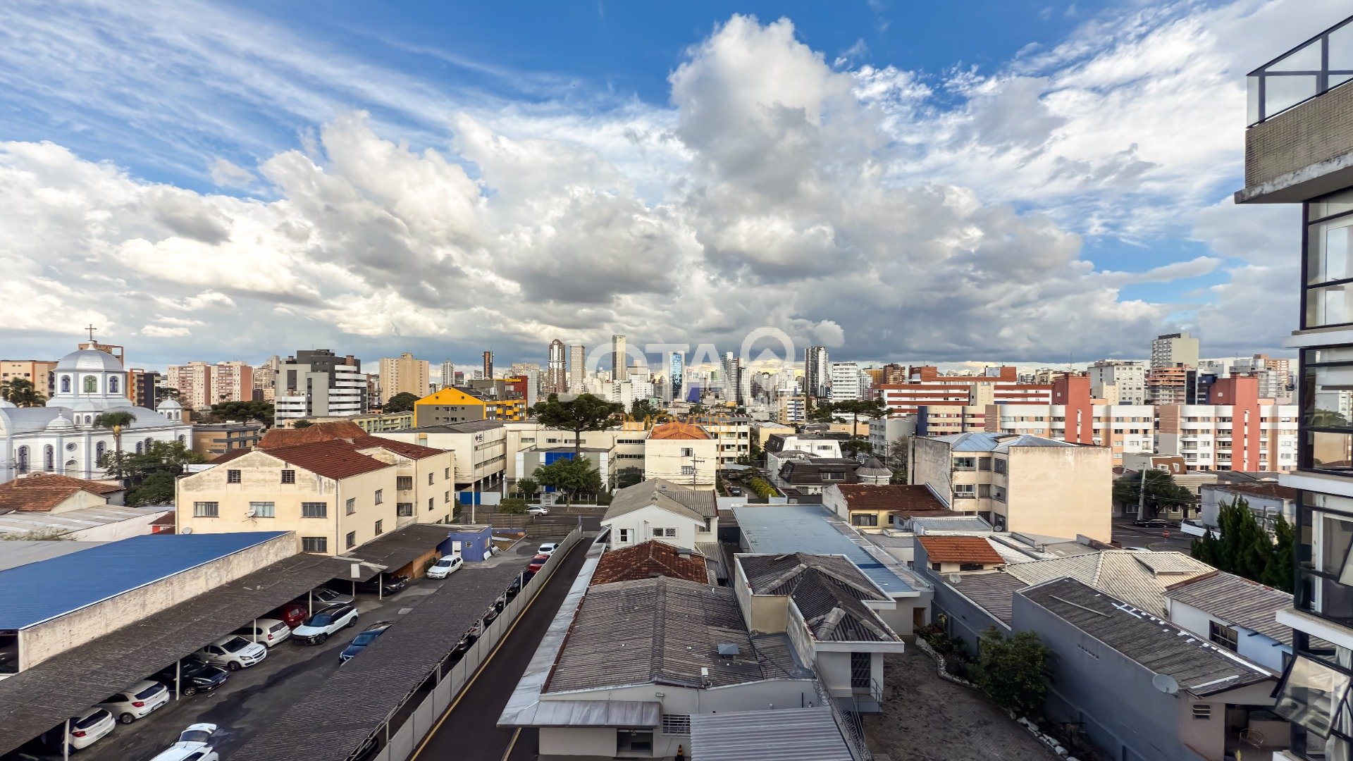 APARTAMENTO 2 SUÍTES E 2 VAGAS NO MERCÊS