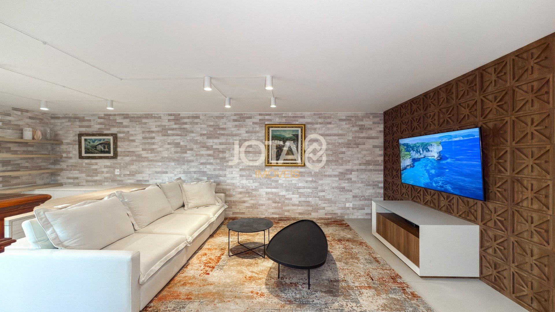 CONFORTO, SILÊNCIO E MUITO SOL: 156 M² ENTRE MERCÊS E BIGORRILHO