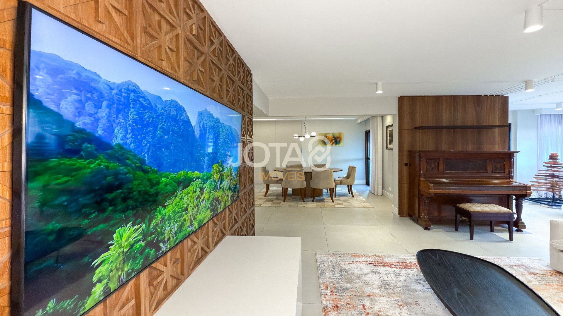 Foto de destaque Conforto, silêncio e muito sol: 156 m² entre mercês e bigorrilho