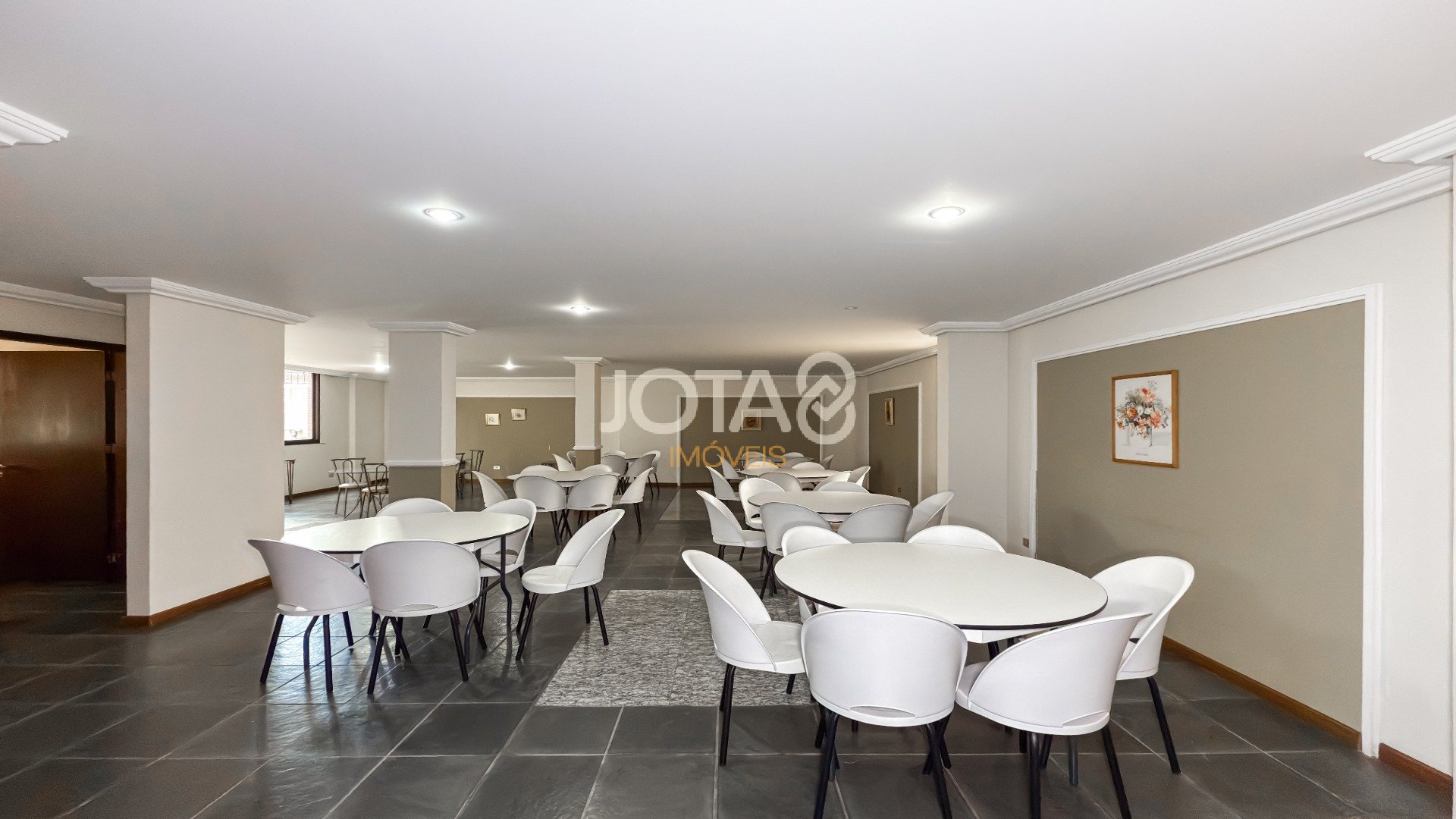 CONFORTO, SILÊNCIO E MUITO SOL: 156 M² ENTRE MERCÊS E BIGORRILHO