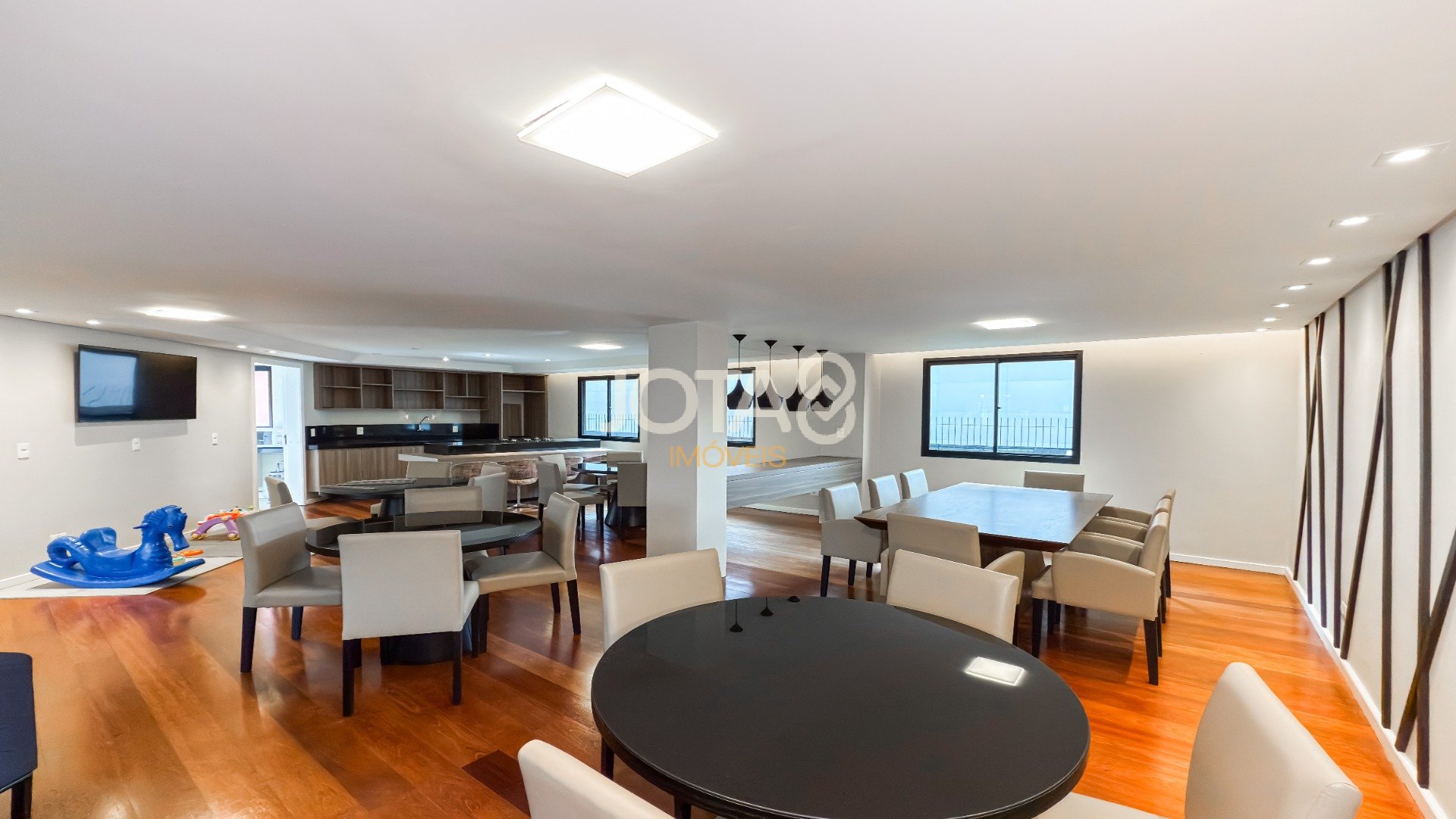 APARTAMENTO IMPECÁVEL COM 3 QUARTOS NO BATEL