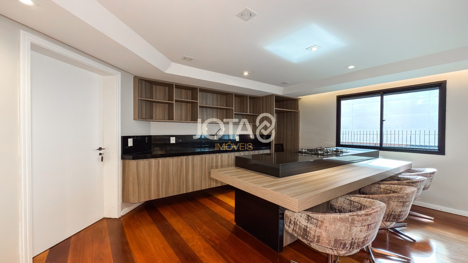 APARTAMENTO IMPECÁVEL COM 3 QUARTOS NO BATEL