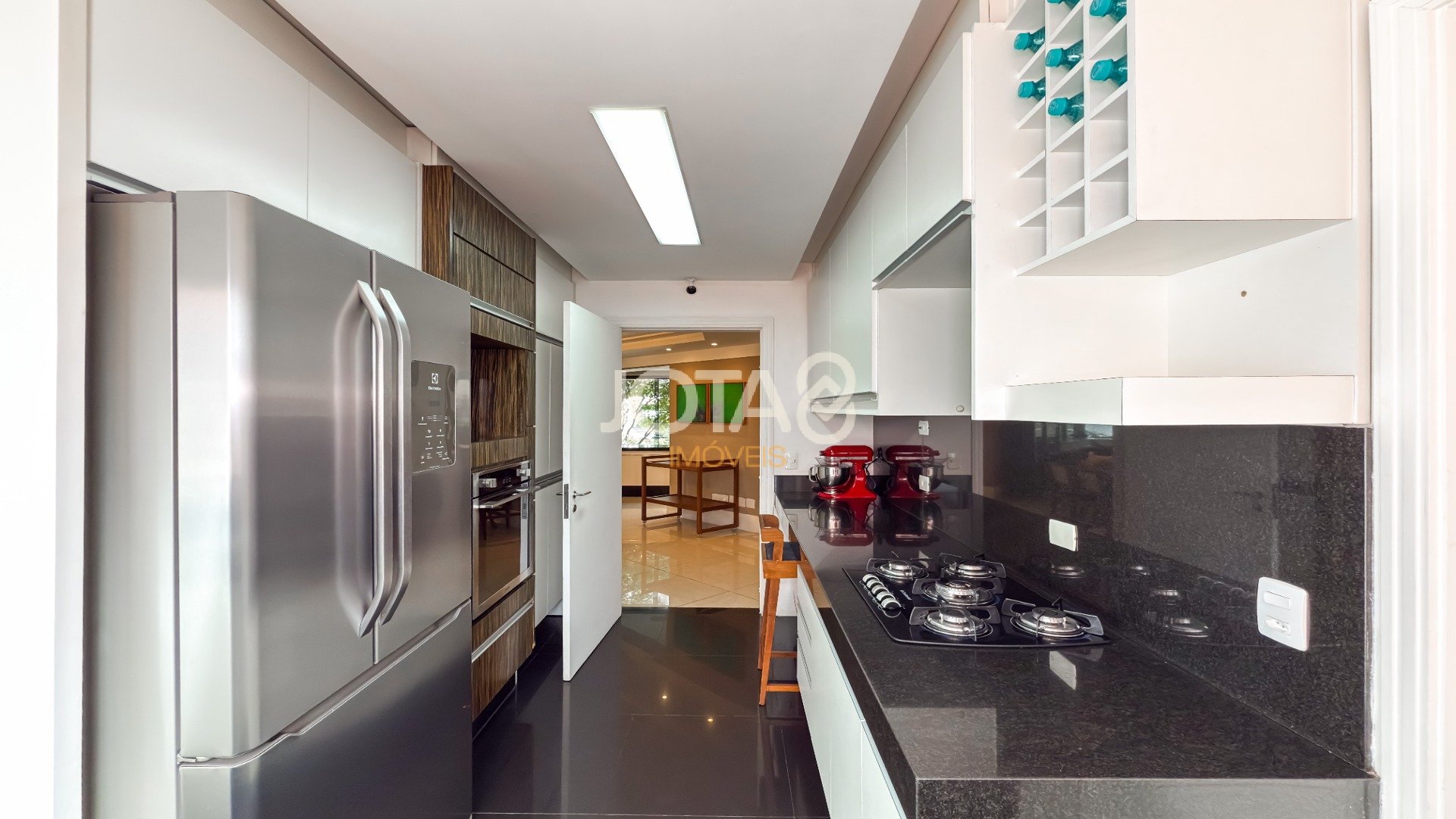 APARTAMENTO IMPECÁVEL COM 3 QUARTOS NO BATEL