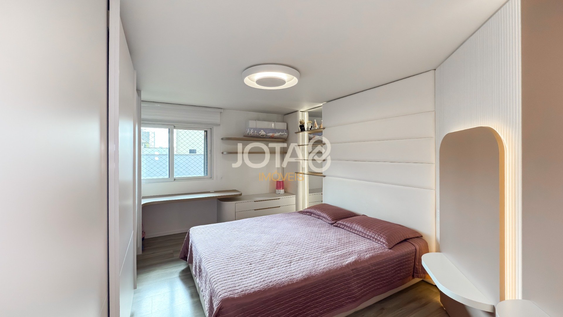 APARTAMENTO IMPECÁVEL COM 3 QUARTOS NO BATEL
