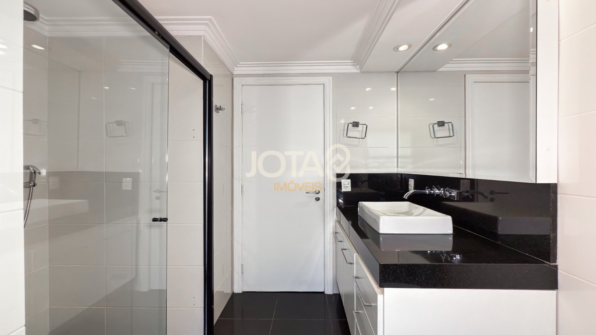 APARTAMENTO IMPECÁVEL COM 3 QUARTOS NO BATEL