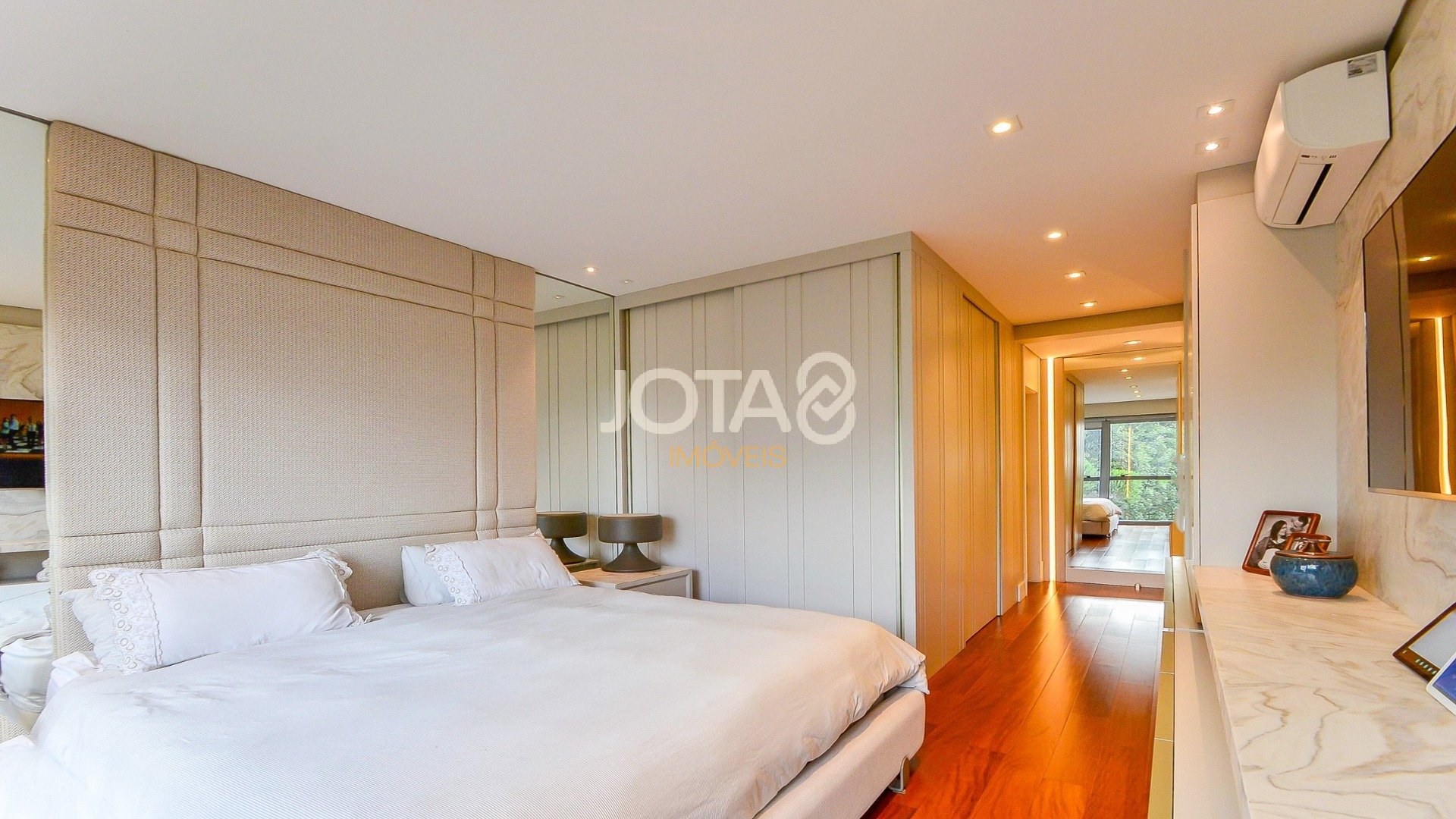 APARTAMENTO ECOVILLE 3 SUÍTES 4 VAGAS FACE NORTE