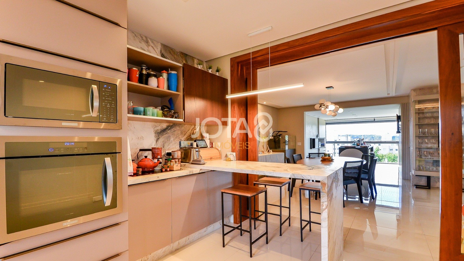 APARTAMENTO ECOVILLE 3 SUÍTES 4 VAGAS FACE NORTE