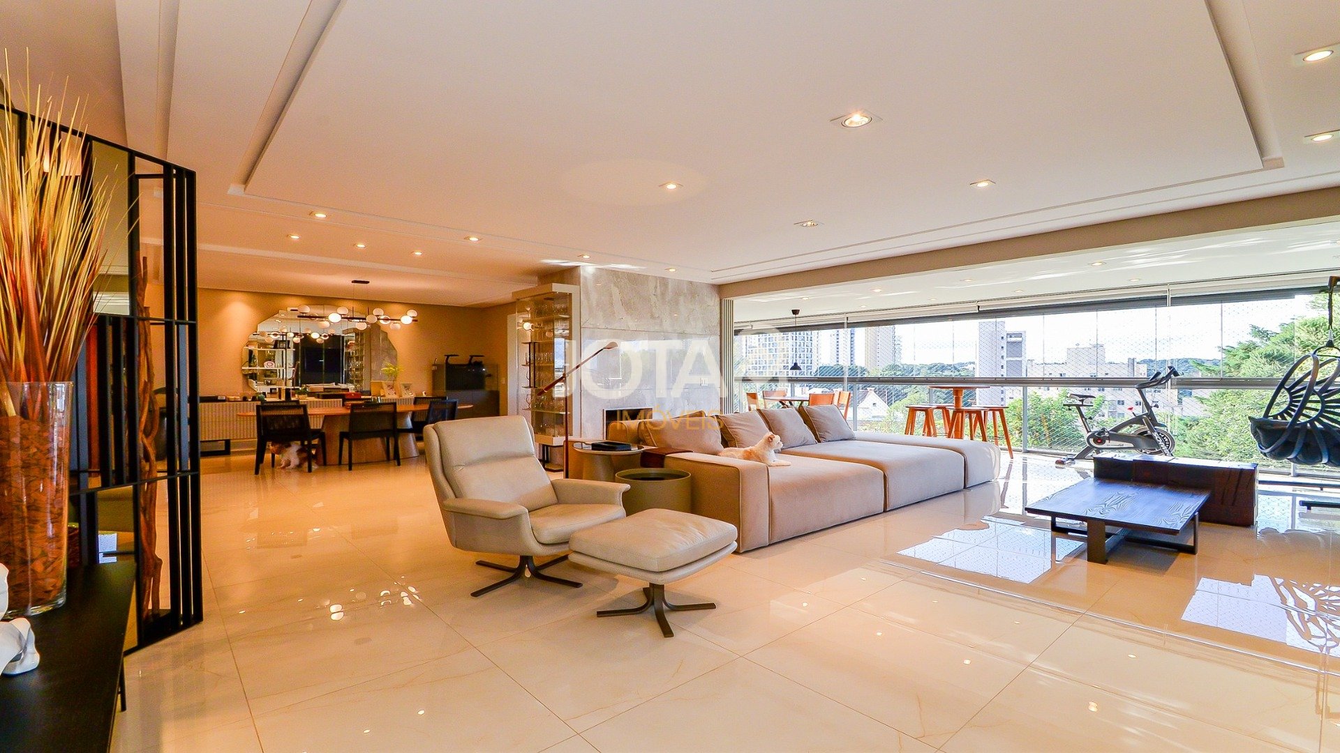 APARTAMENTO ECOVILLE 3 SUÍTES 4 VAGAS FACE NORTE