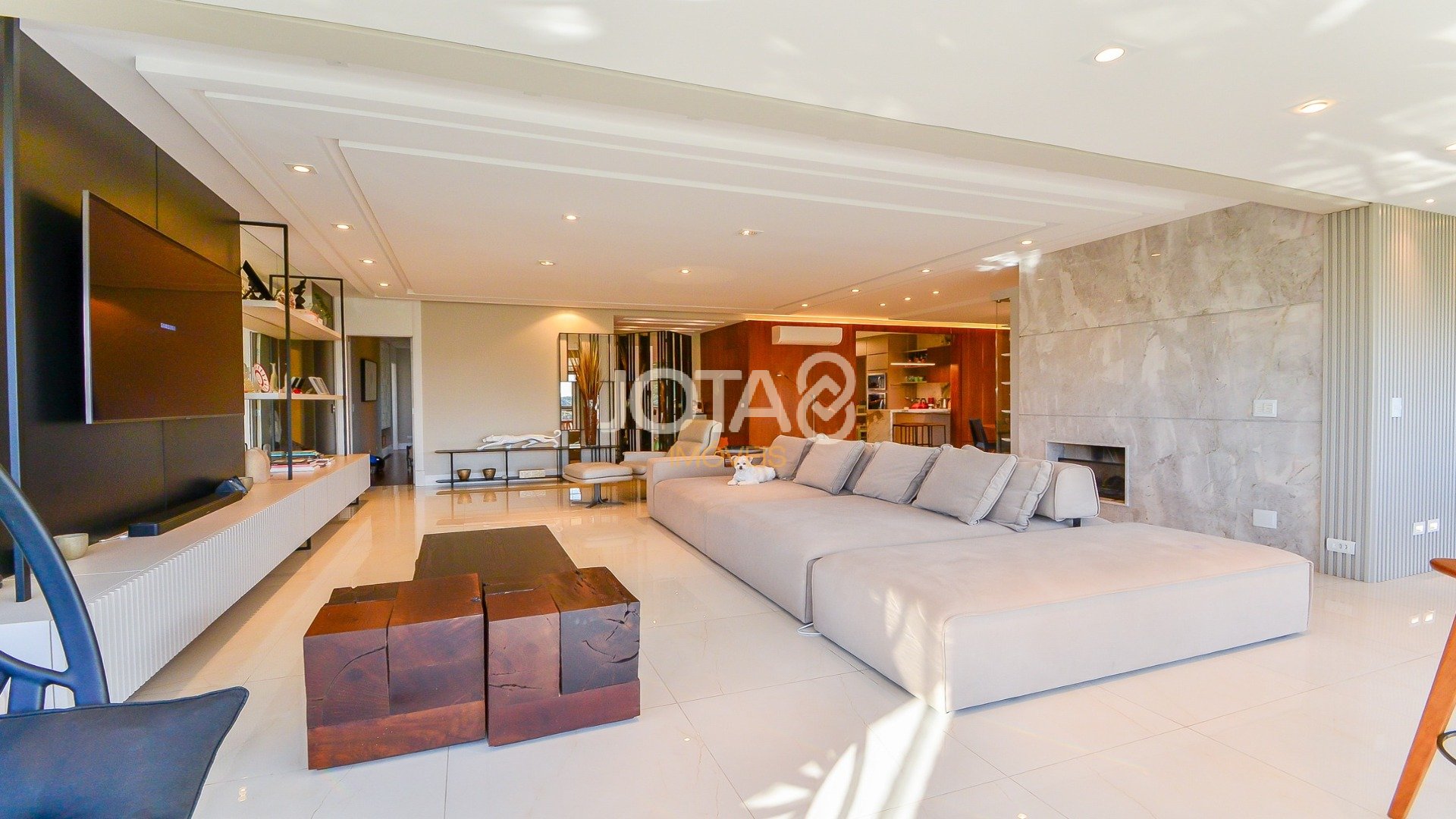 APARTAMENTO ECOVILLE 3 SUÍTES 4 VAGAS FACE NORTE