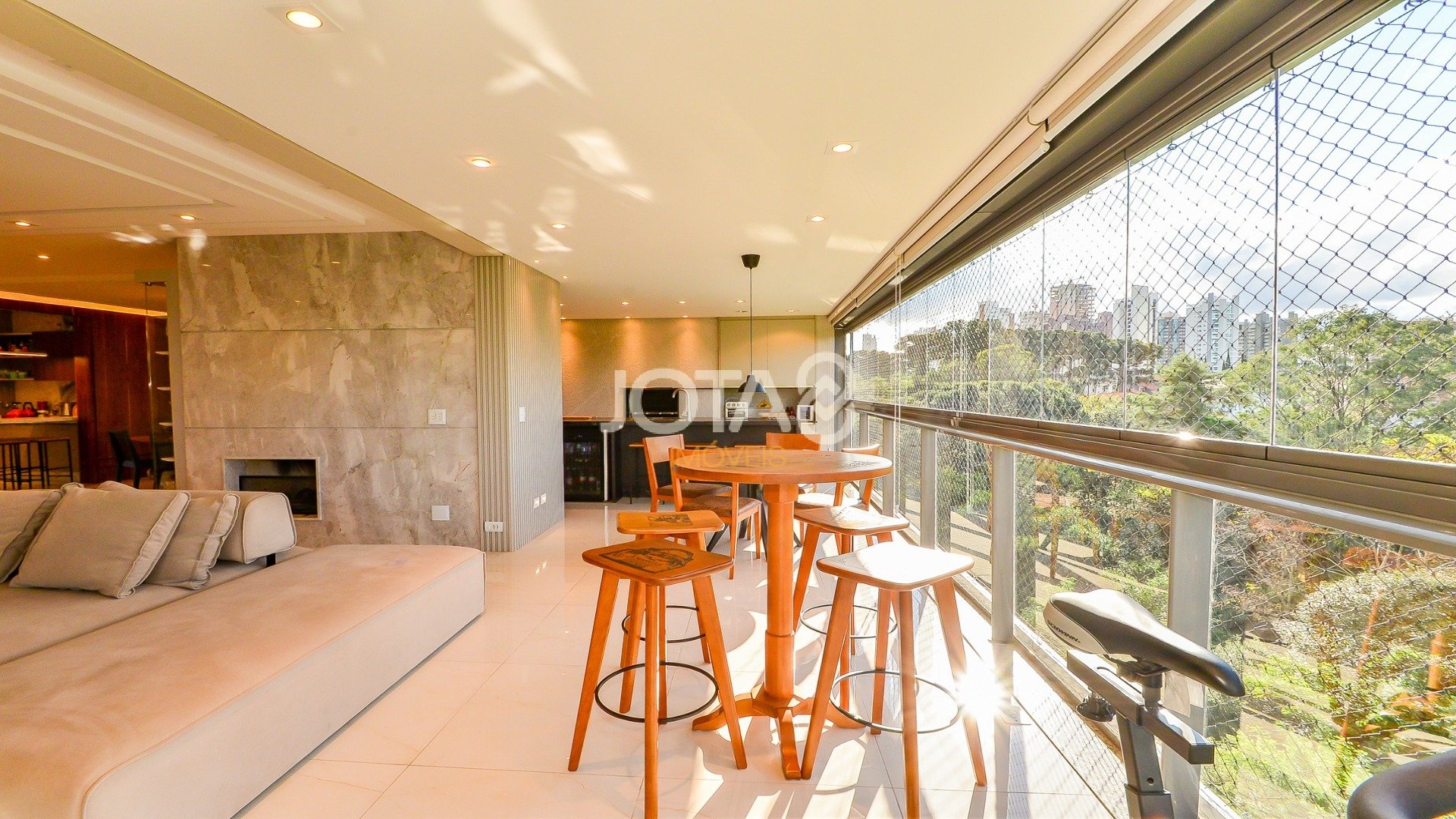 APARTAMENTO ECOVILLE 3 SUÍTES 4 VAGAS FACE NORTE
