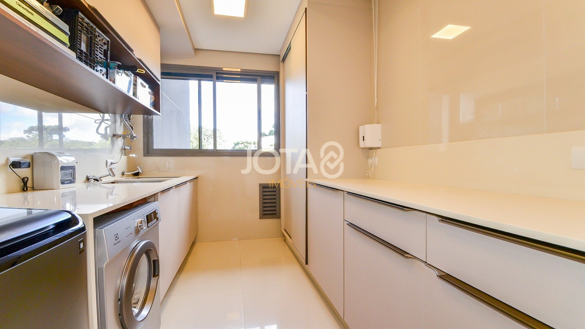 APARTAMENTO ECOVILLE 3 SUÍTES 4 VAGAS FACE NORTE