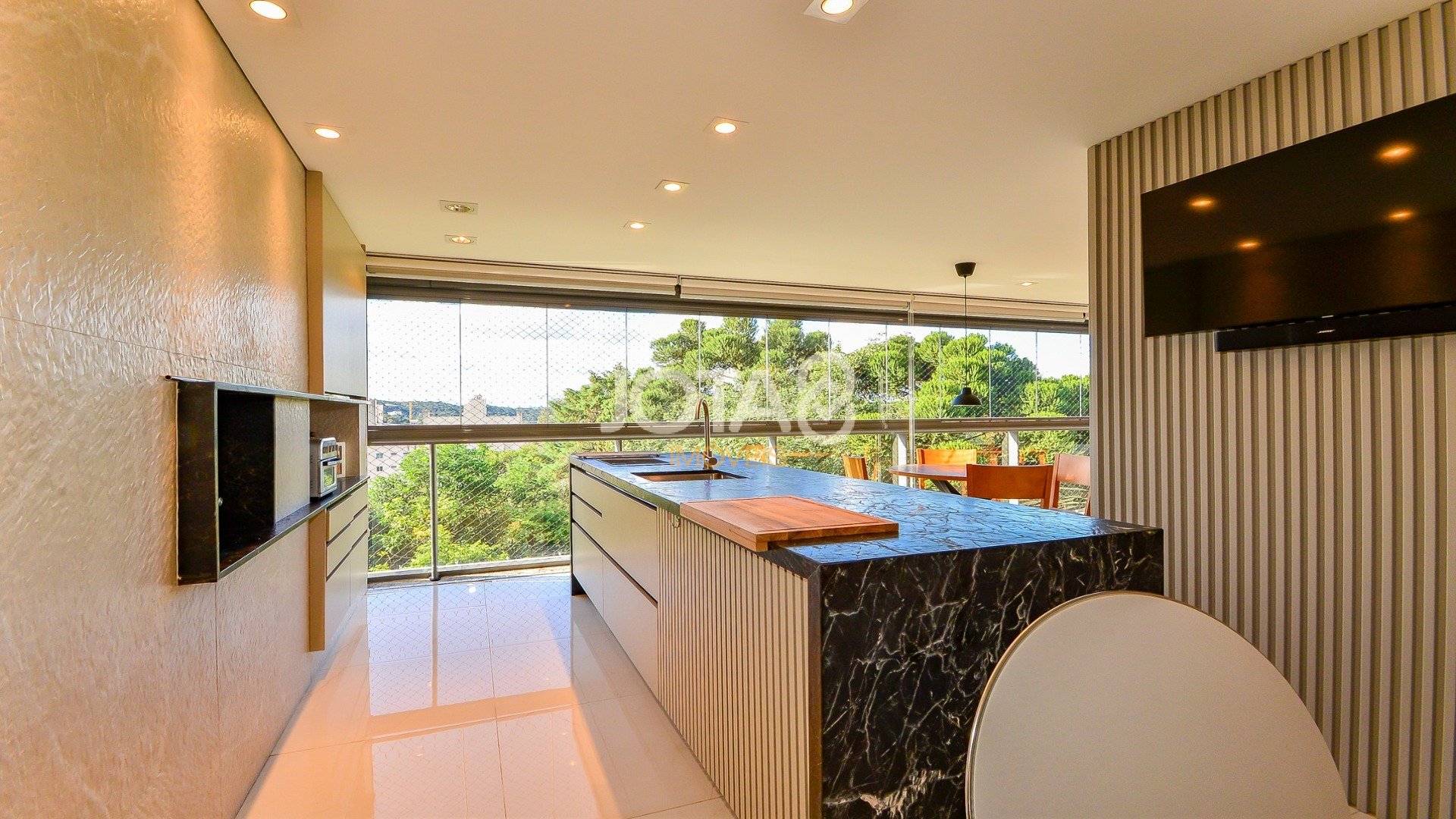 APARTAMENTO ECOVILLE 3 SUÍTES 4 VAGAS FACE NORTE