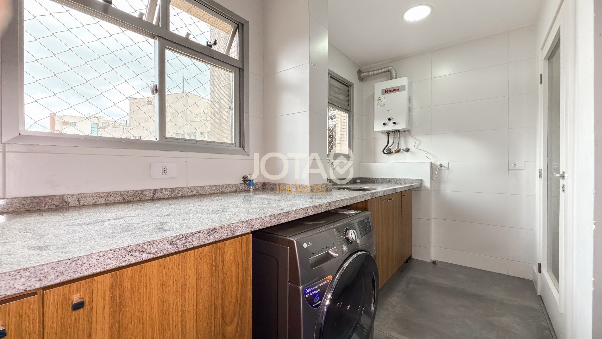 APARTAMENTO 02 QUARTOS - 01 VAGA - BIGORRILHO