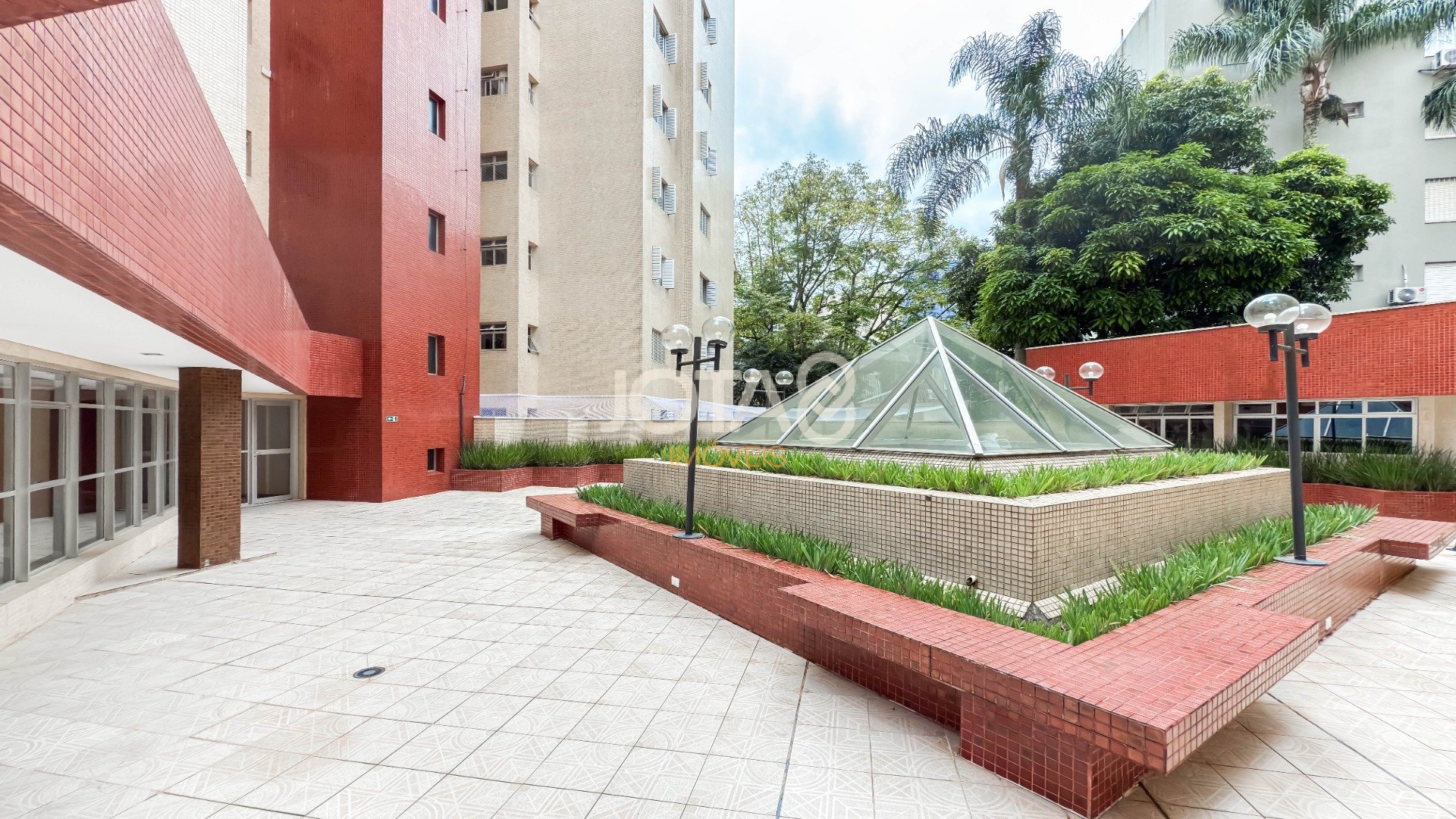 APARTAMENTO 02 QUARTOS - 01 VAGA - BIGORRILHO