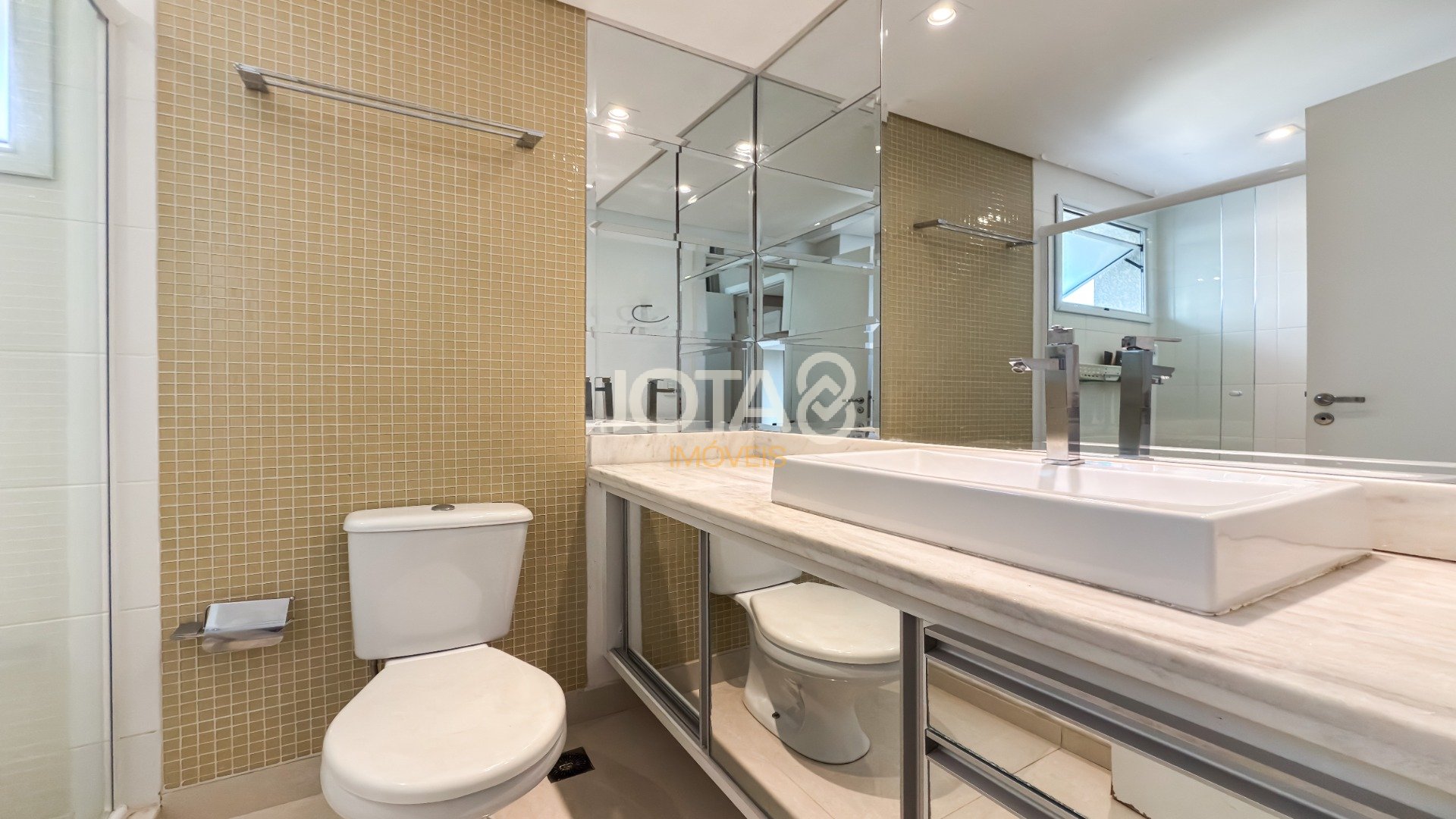 APARTAMENTO 3 QUARTOS EM CONDOMÍNIO CLUBE NO ÁGUA VERDE