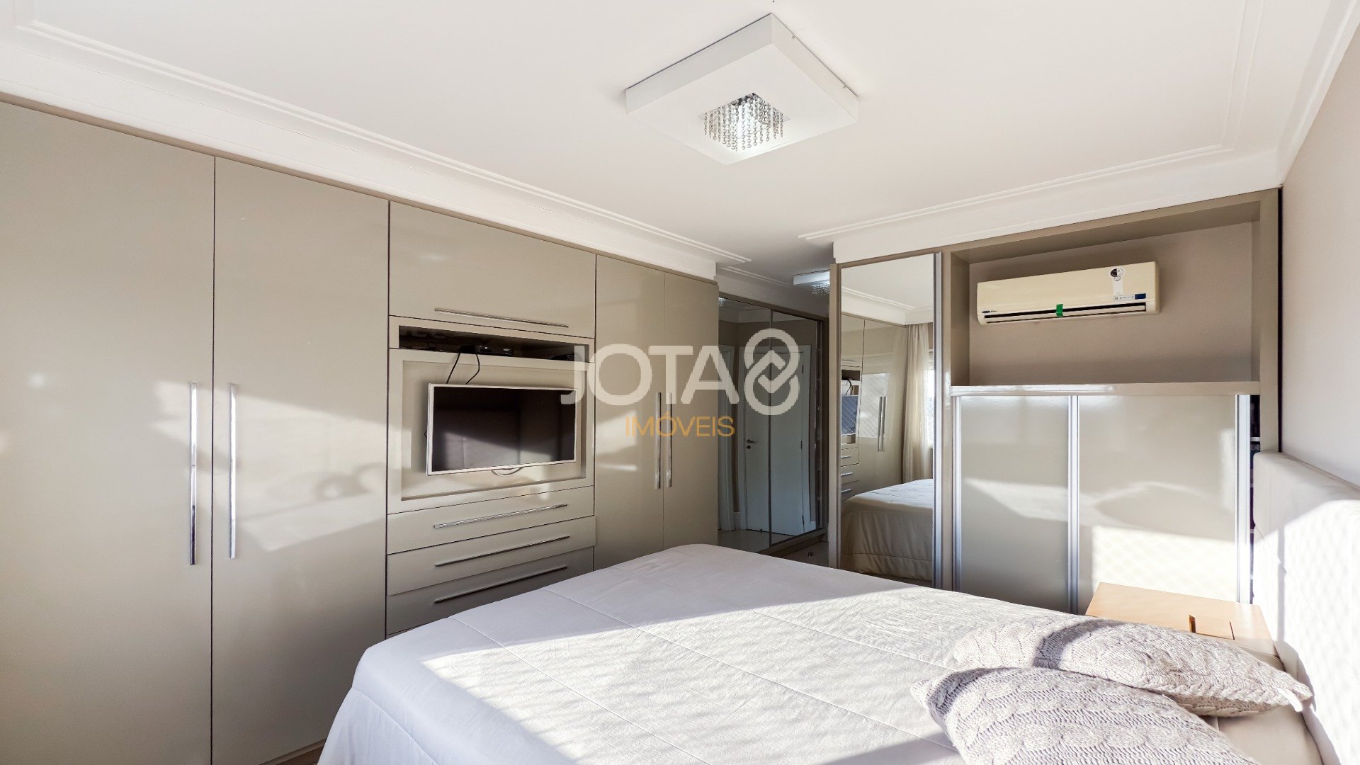APARTAMENTO 3 QUARTOS EM CONDOMÍNIO CLUBE NO ÁGUA VERDE