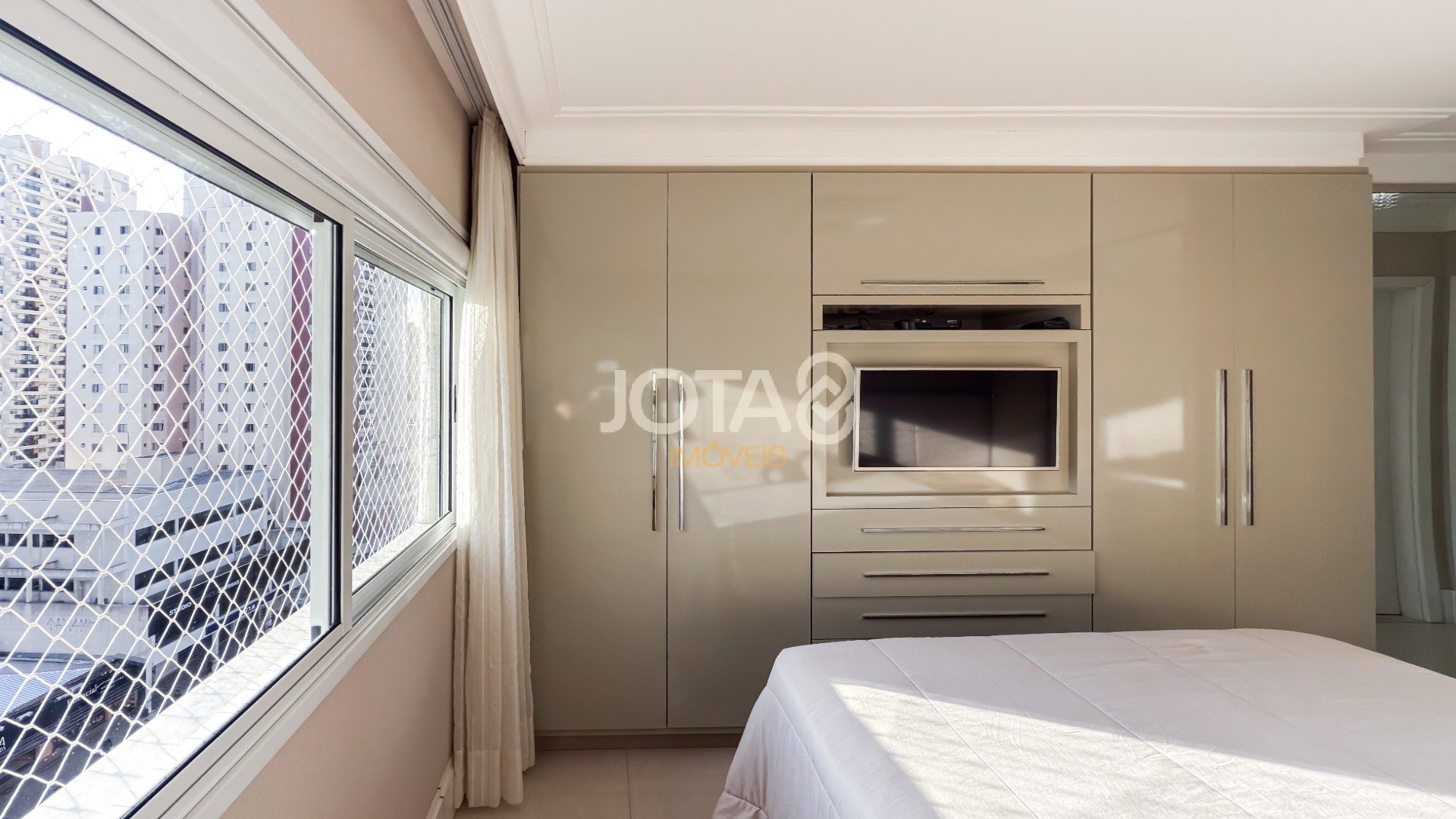 APARTAMENTO 3 QUARTOS EM CONDOMÍNIO CLUBE NO ÁGUA VERDE