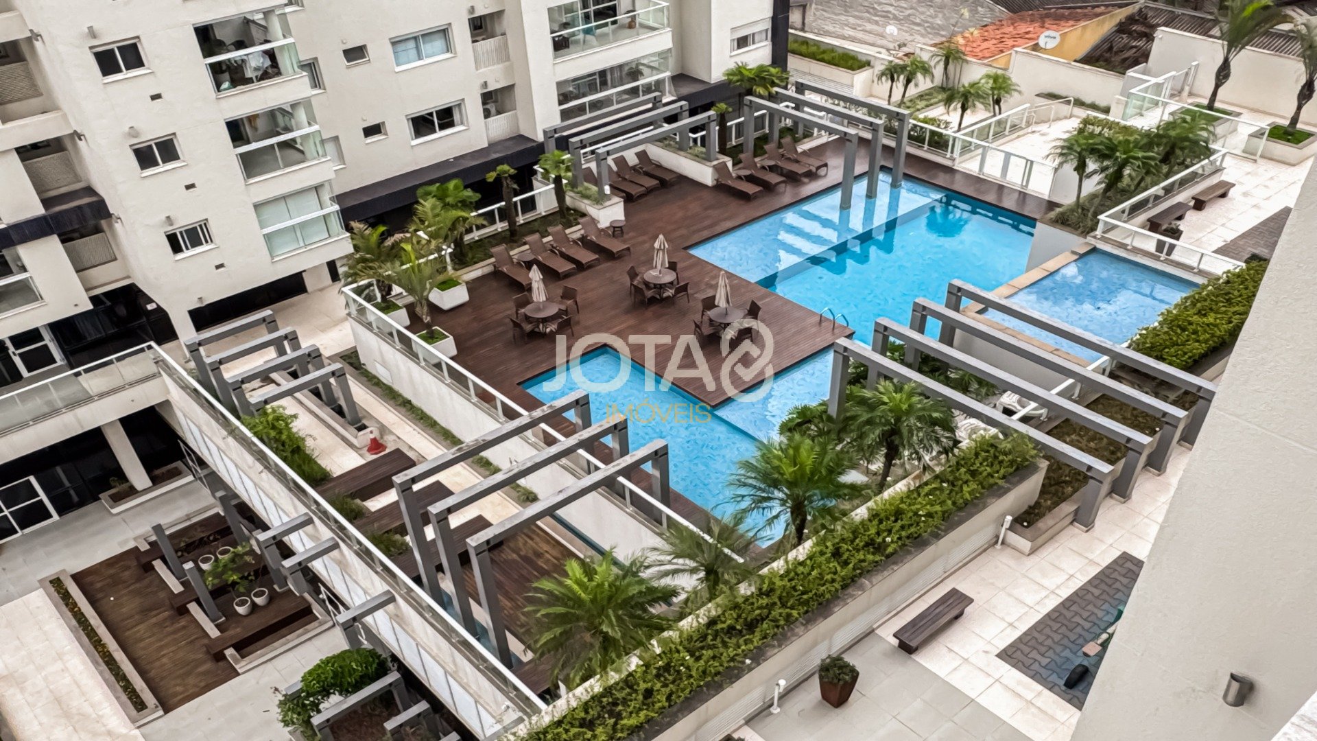 APARTAMENTO 3 QUARTOS EM CONDOMÍNIO CLUBE NO ÁGUA VERDE