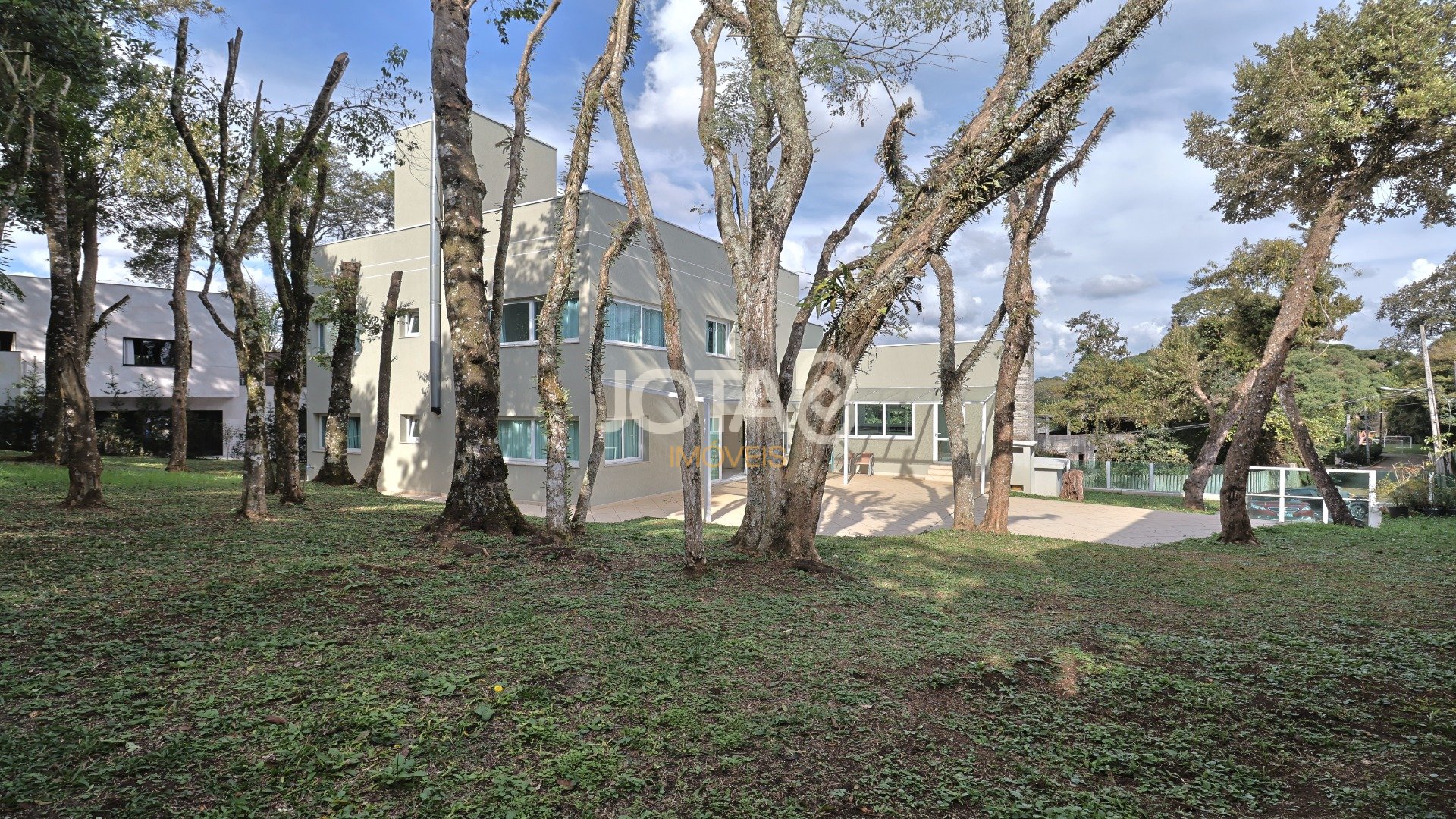 CASA PARA LOCAÇÃO NO CONDOMÍNIO VISTA VERDE