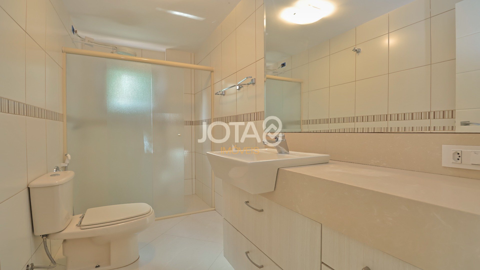 CASA PARA LOCAÇÃO NO CONDOMÍNIO VISTA VERDE