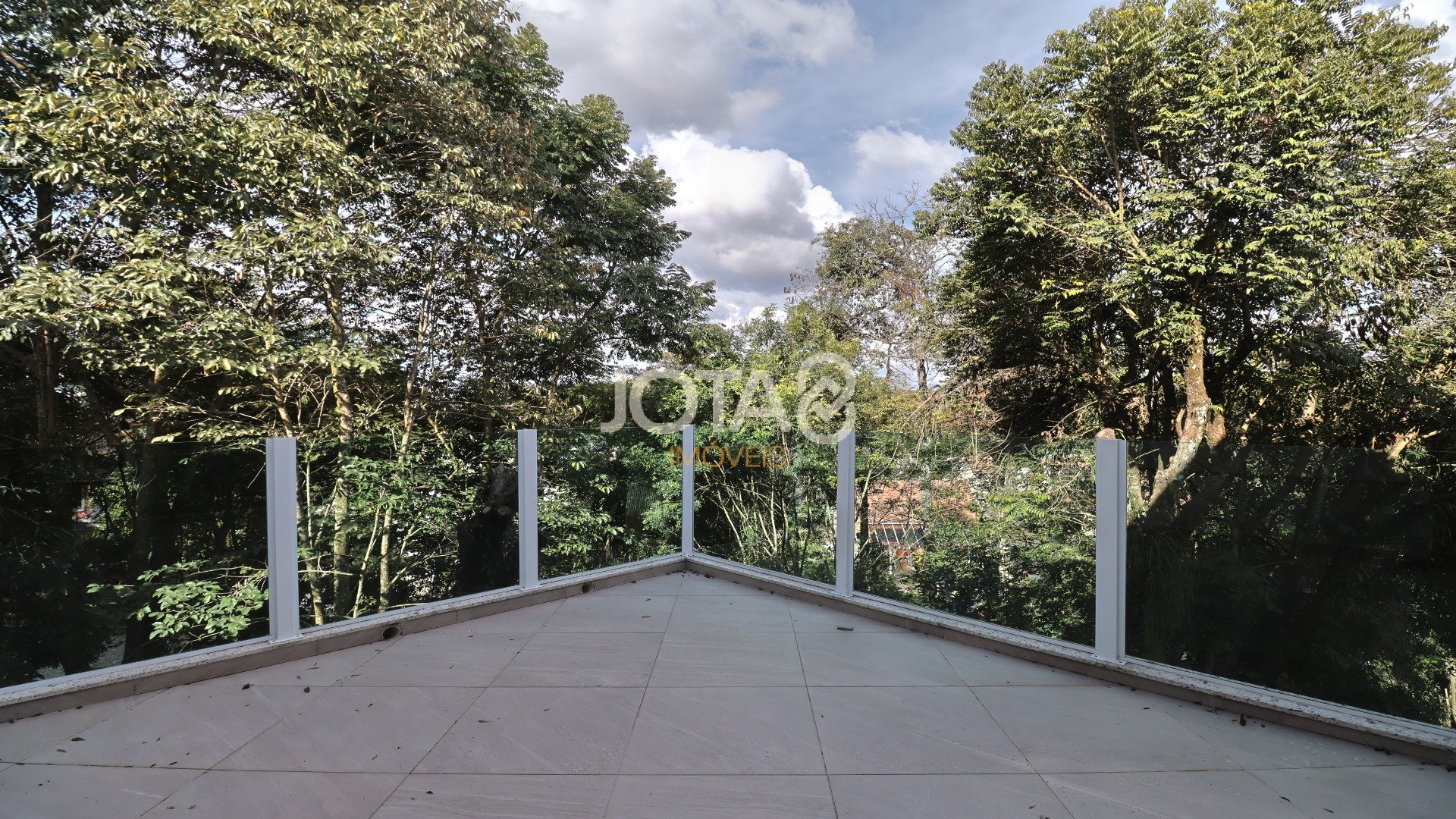 CASA PARA LOCAÇÃO NO CONDOMÍNIO VISTA VERDE