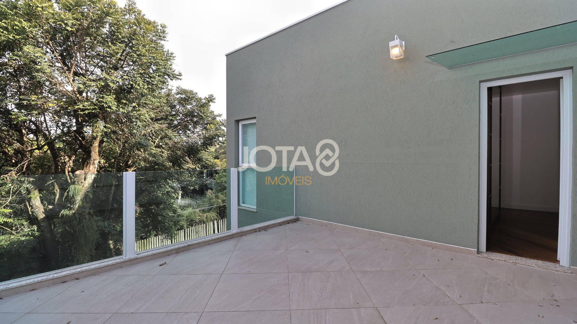CASA PARA LOCAÇÃO NO CONDOMÍNIO VISTA VERDE