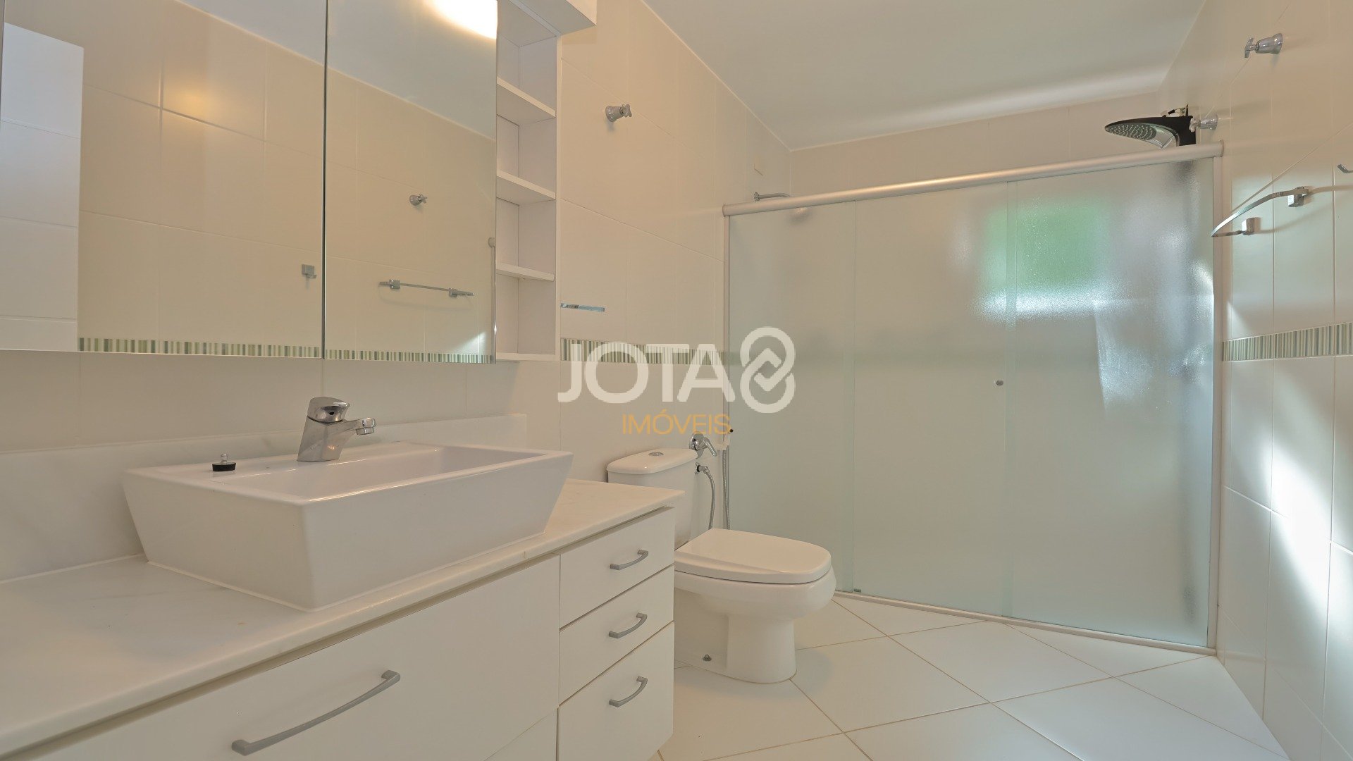 CASA PARA LOCAÇÃO NO CONDOMÍNIO VISTA VERDE