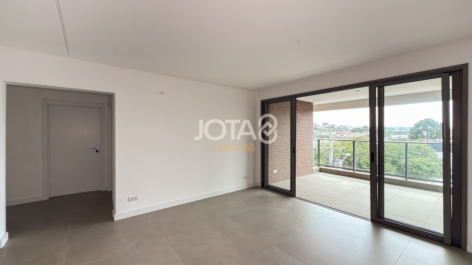SOFISTICAÇÃO NAS MERCÊS: 111 M² COM 3 QUARTOS E VARANDA GOURMET