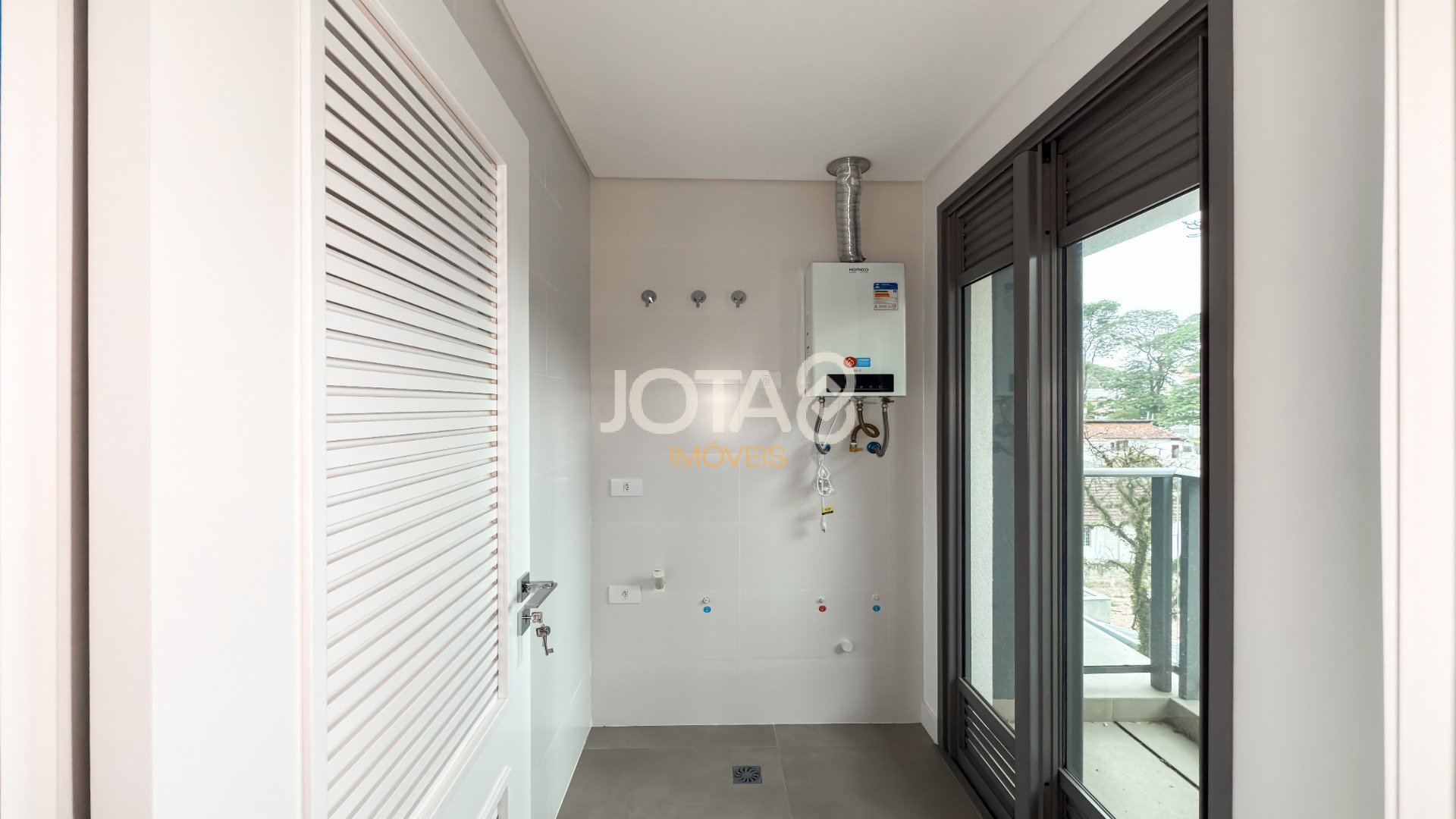 SOFISTICAÇÃO NAS MERCÊS: 111 M² COM 3 QUARTOS E VARANDA GOURMET