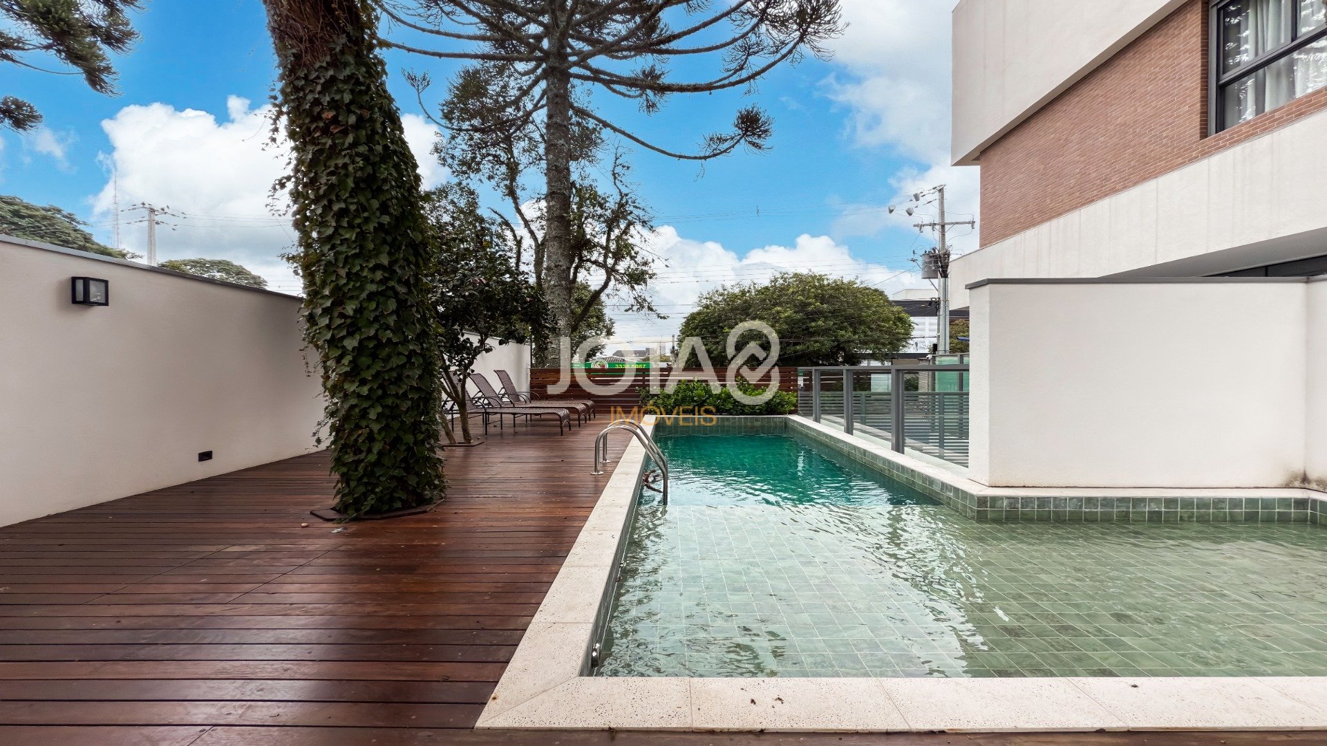 SOFISTICAÇÃO NAS MERCÊS: 111 M² COM 3 QUARTOS E VARANDA GOURMET