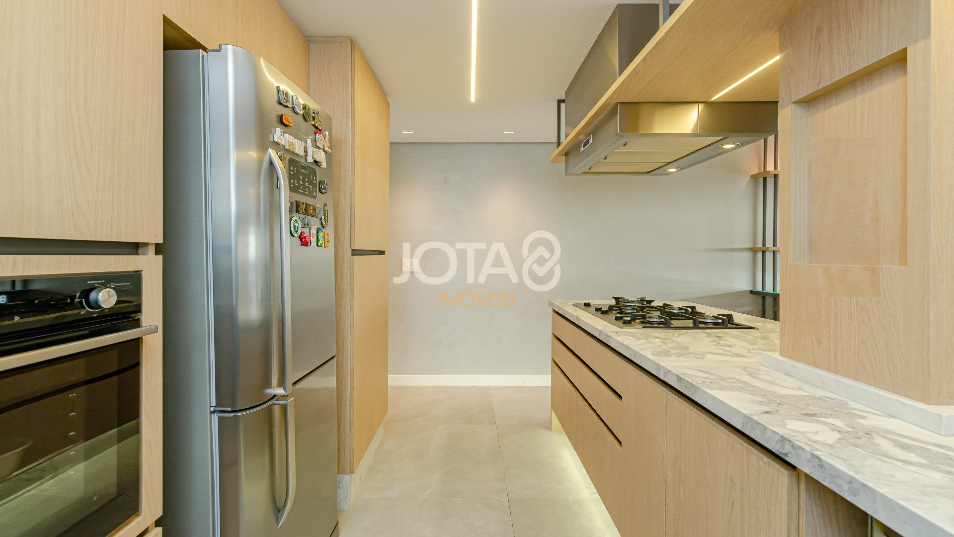 APARTAMENTO 3 DORMITÓRIO E 3 VAGAS NO ECOVILLE - J8
