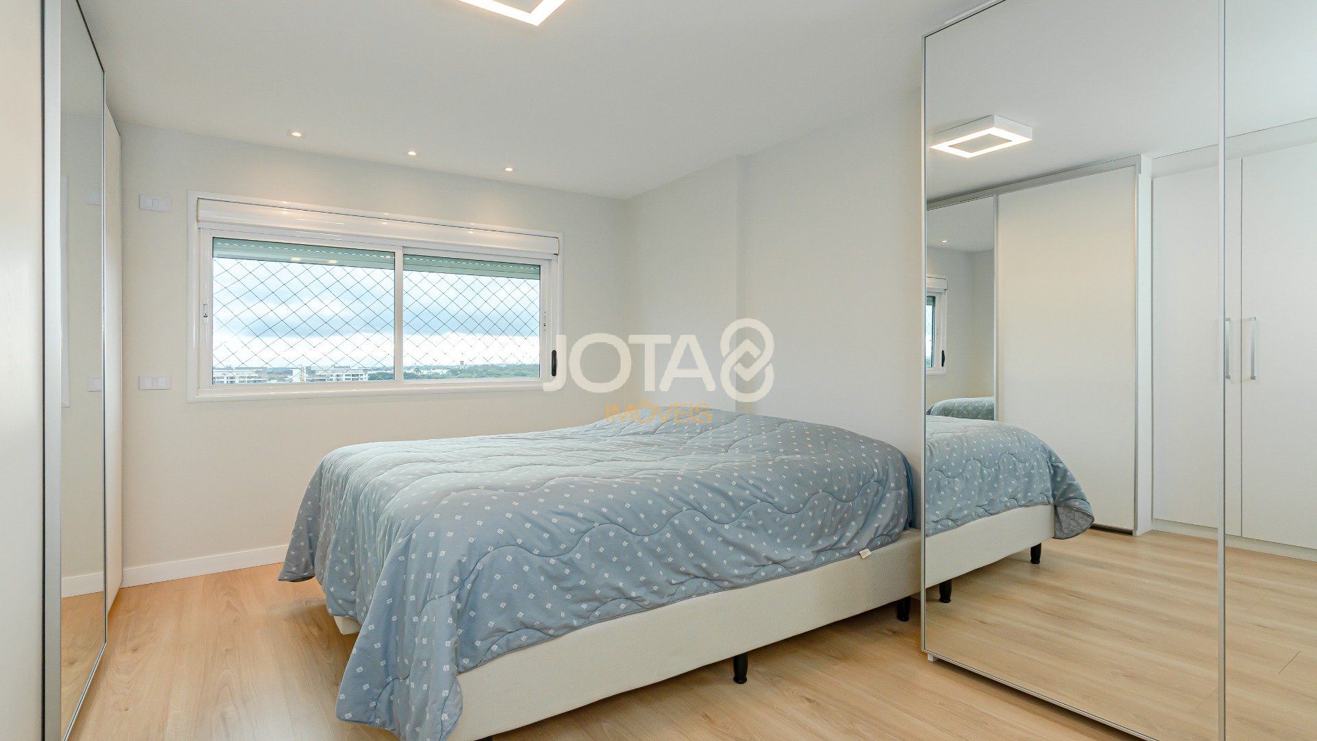 APARTAMENTO 3 DORMITÓRIO E 3 VAGAS NO ECOVILLE - J8