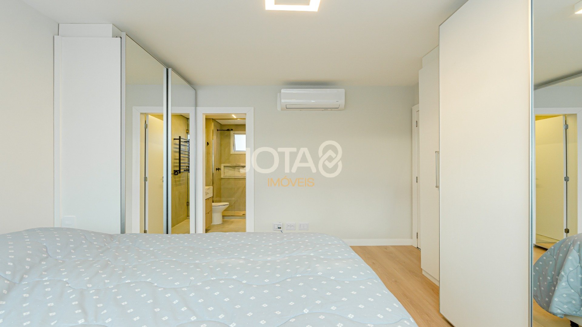 APARTAMENTO 3 DORMITÓRIO E 3 VAGAS NO ECOVILLE - J8