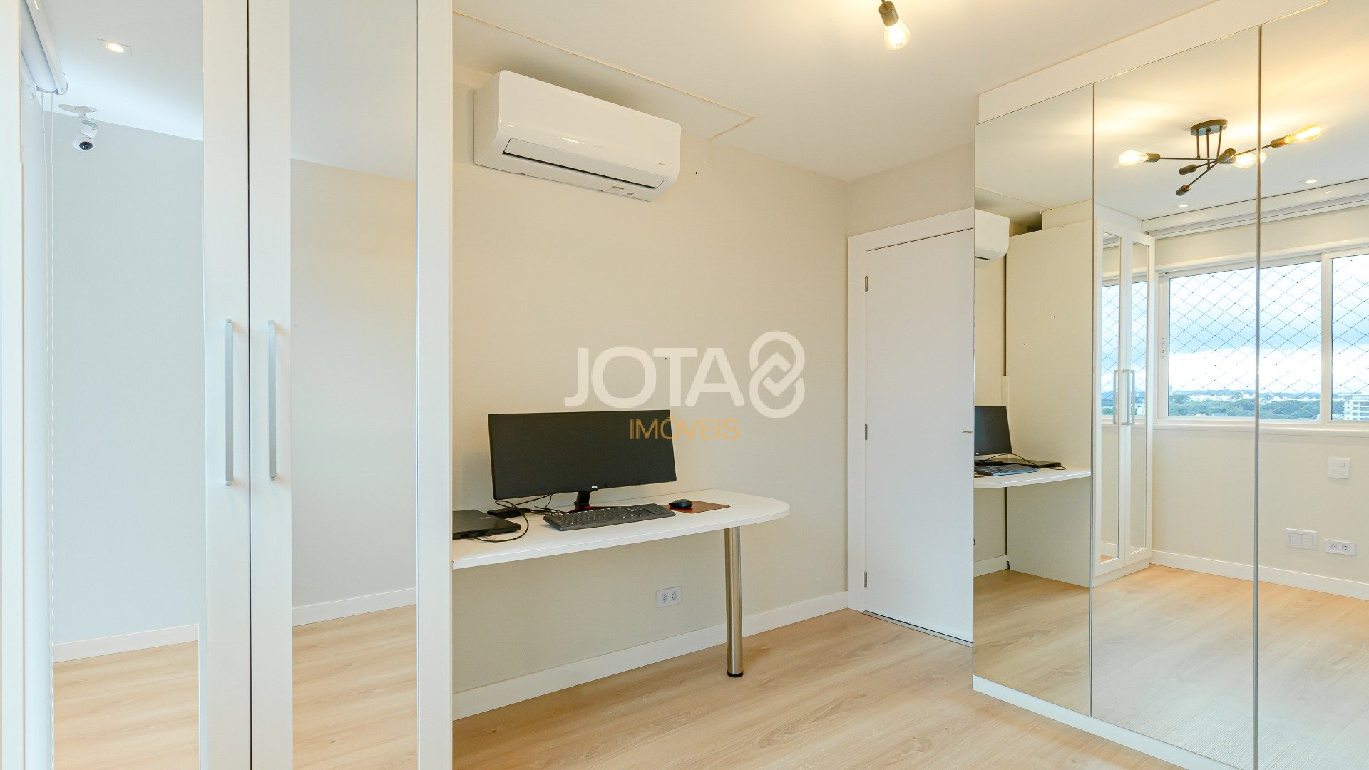APARTAMENTO 3 DORMITÓRIO E 3 VAGAS NO ECOVILLE - J8