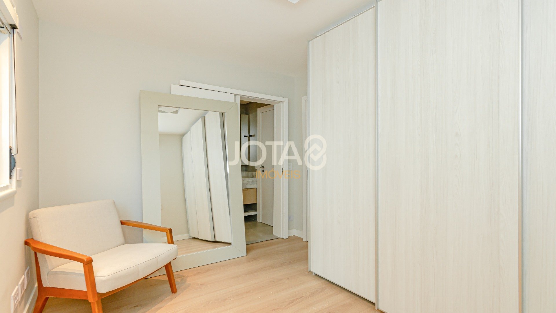APARTAMENTO 3 DORMITÓRIO E 3 VAGAS NO ECOVILLE - J8