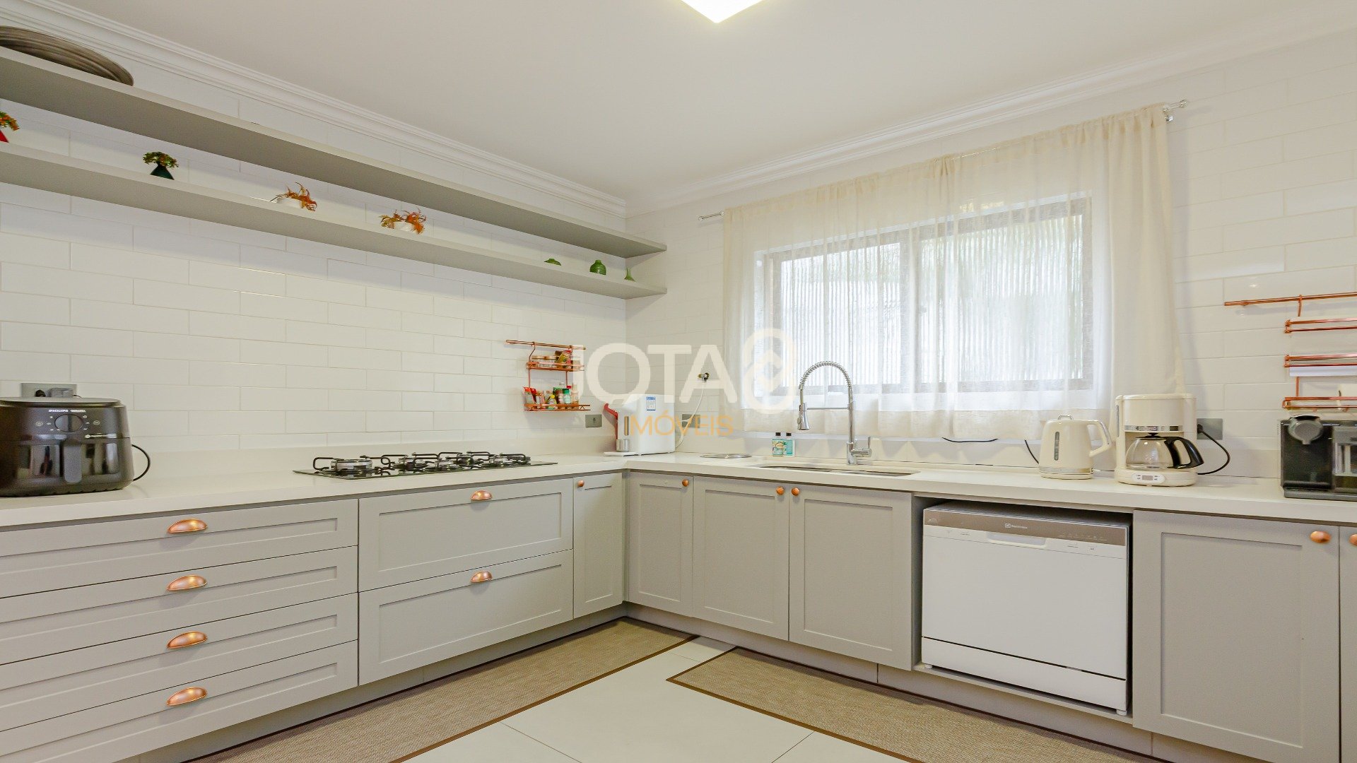 APARTAMENTO COM 4 QUARTOS NO BIGORRILHO