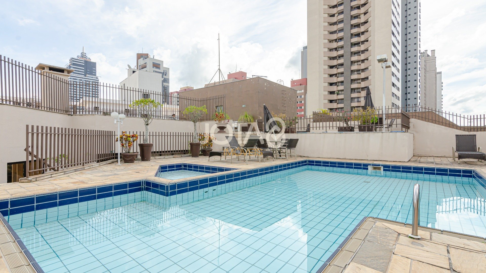 APARTAMENTO COM 4 QUARTOS NO BIGORRILHO