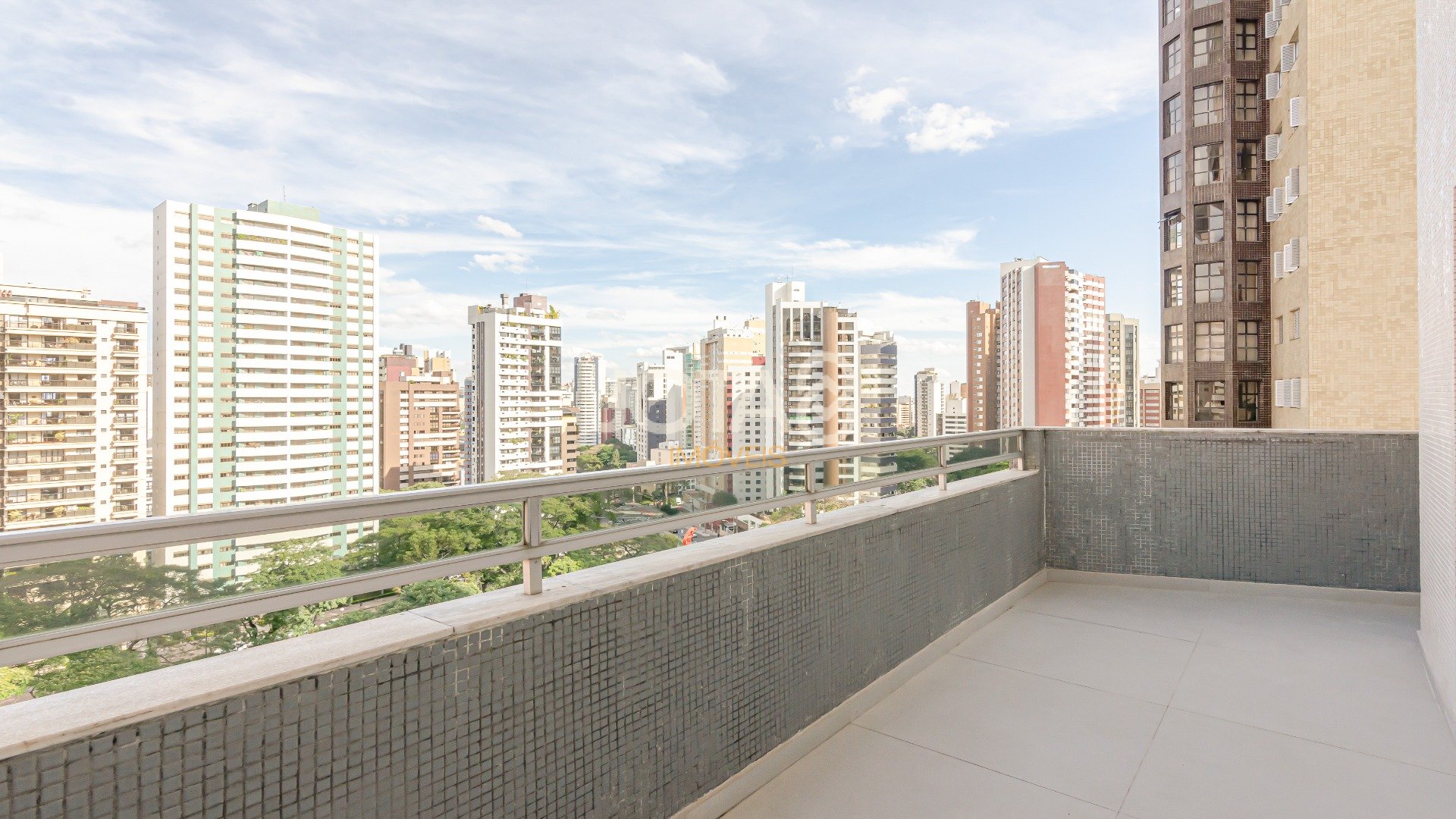 OPORTUNIDADE APARTAMENTO PARA RETROFIT NO BATEL