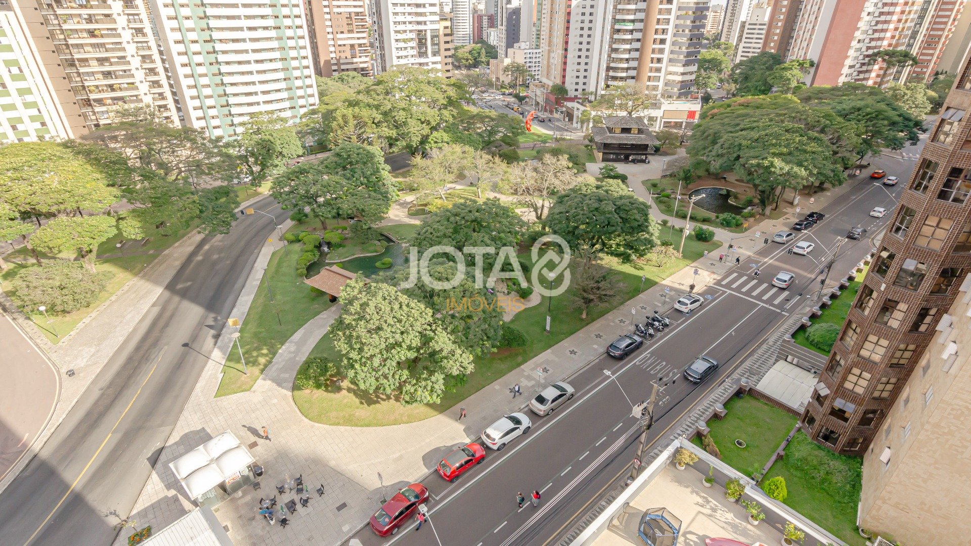 OPORTUNIDADE APARTAMENTO PARA RETROFIT NO BATEL