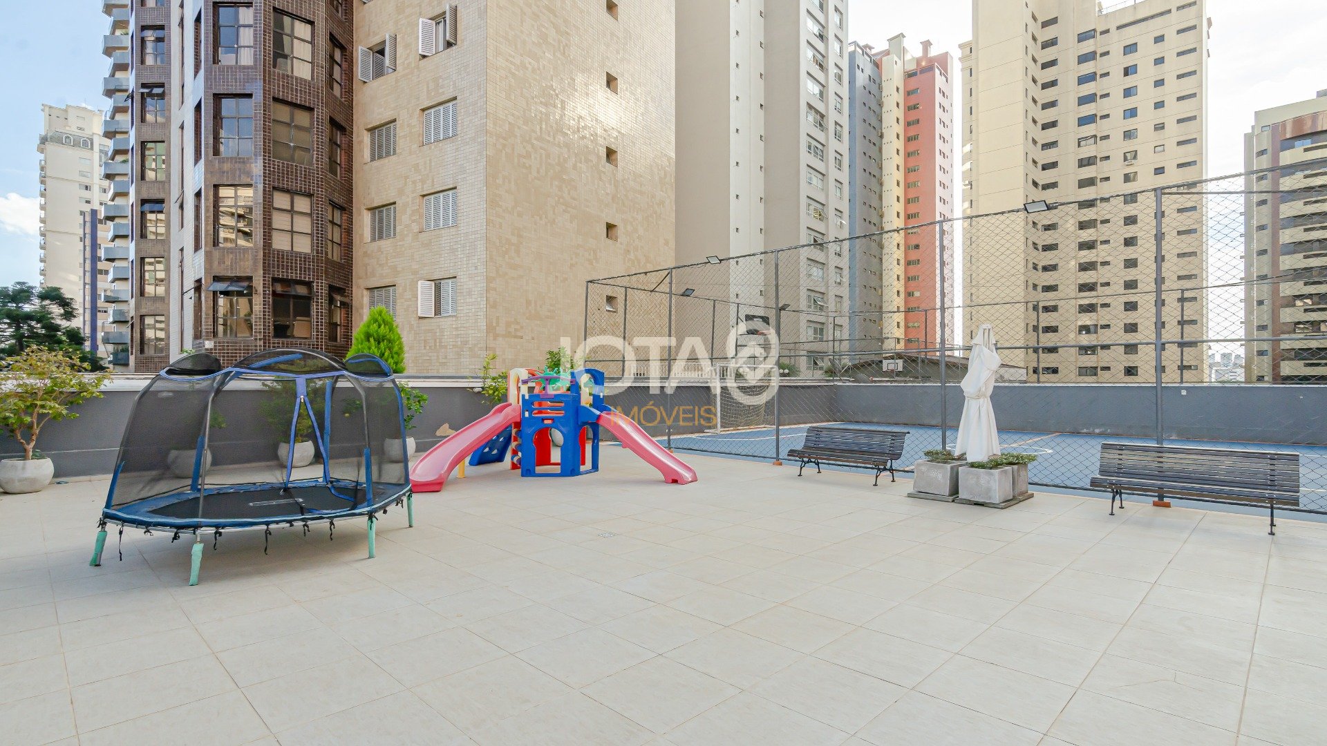 OPORTUNIDADE APARTAMENTO PARA RETROFIT NO BATEL