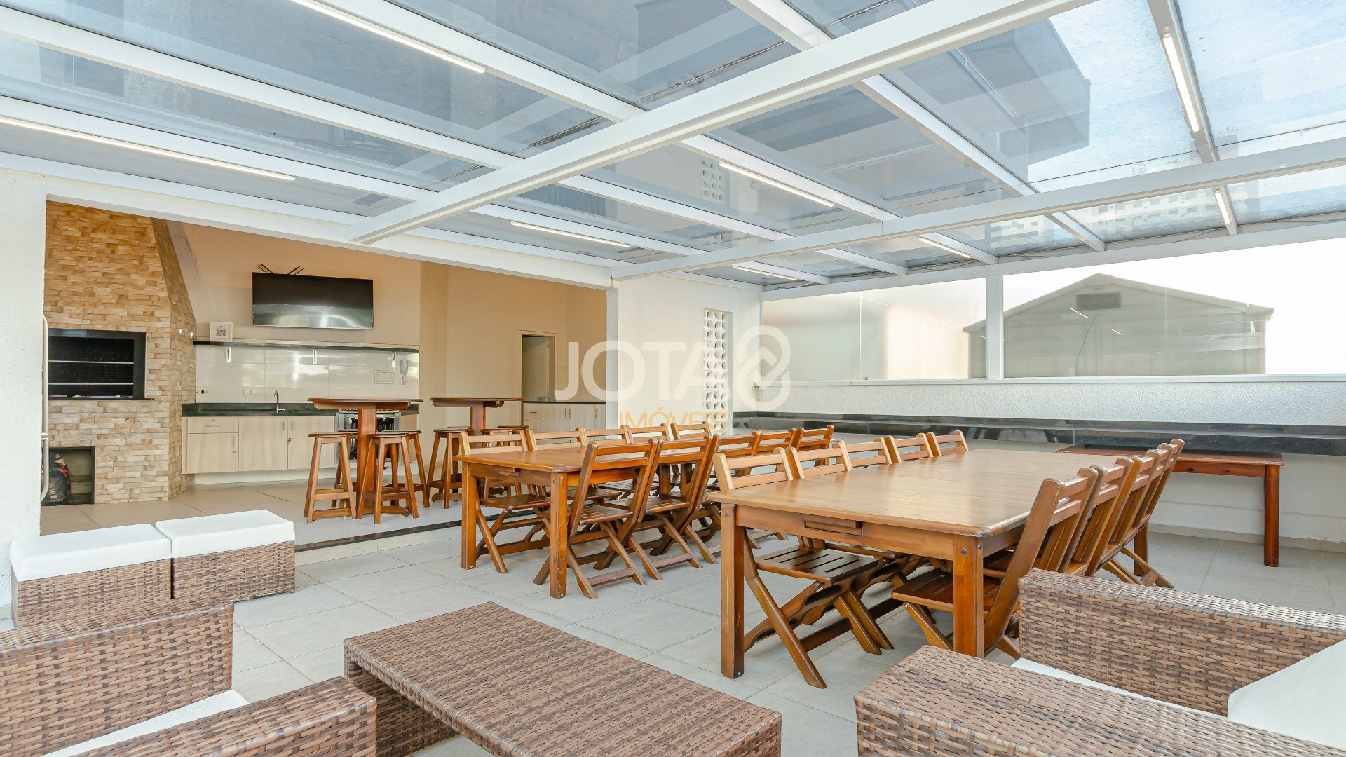 OPORTUNIDADE APARTAMENTO PARA RETROFIT NO BATEL