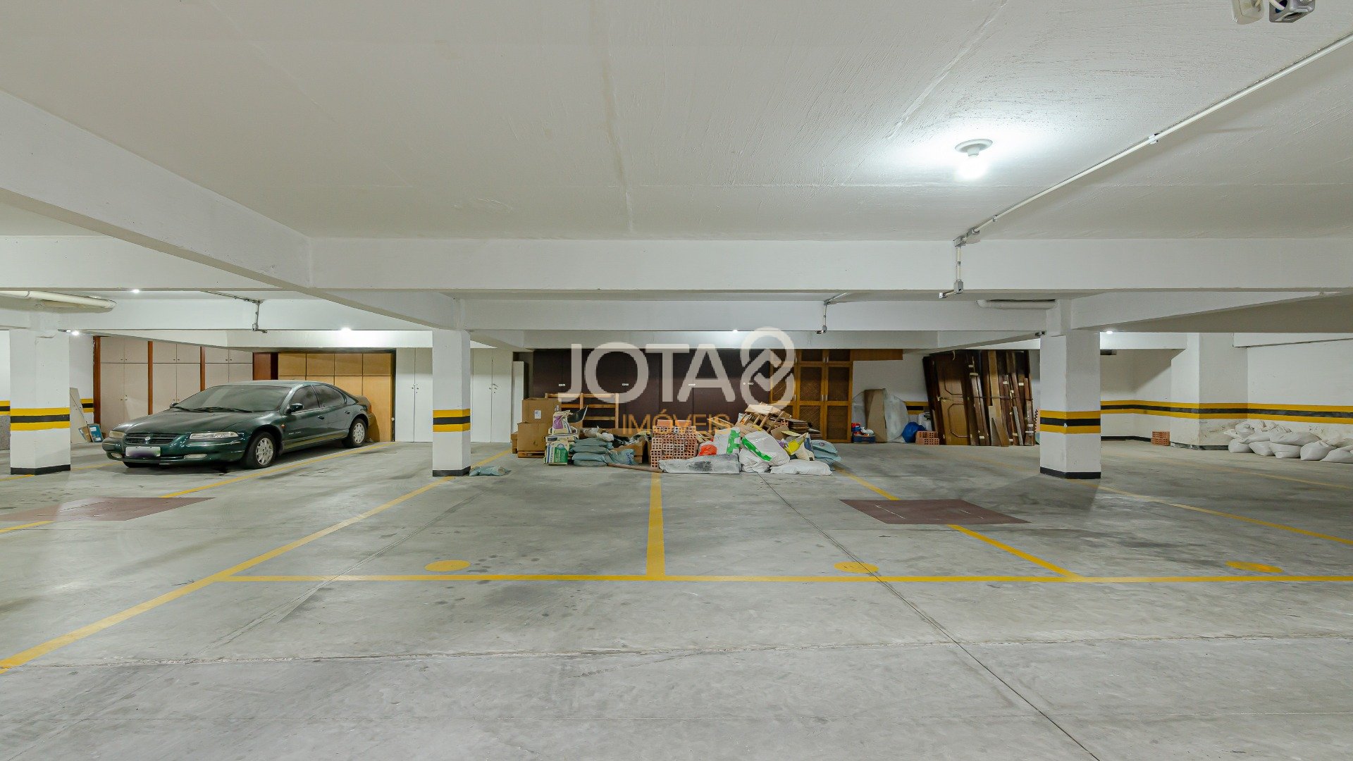 OPORTUNIDADE APARTAMENTO PARA RETROFIT NO BATEL