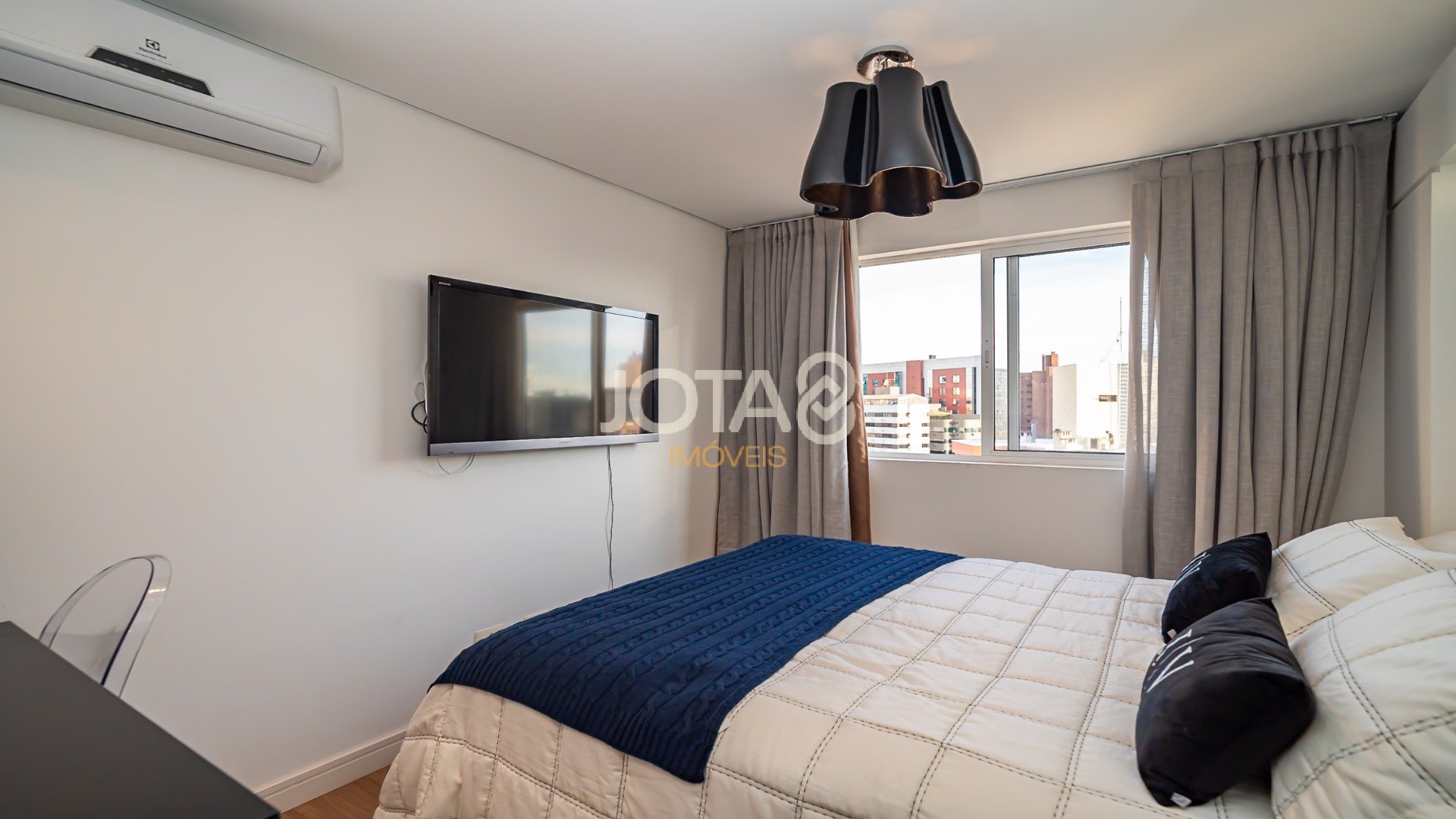 APARTAMENTO 2 QUARTOS E 2 VAGAS NO ALTO DA GLÓRIA!