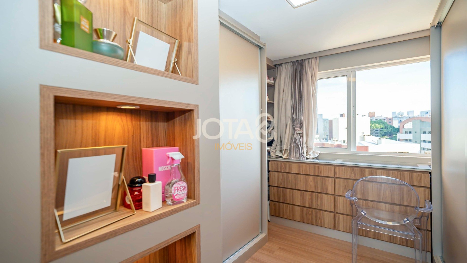 APARTAMENTO 2 QUARTOS E 2 VAGAS NO ALTO DA GLÓRIA!