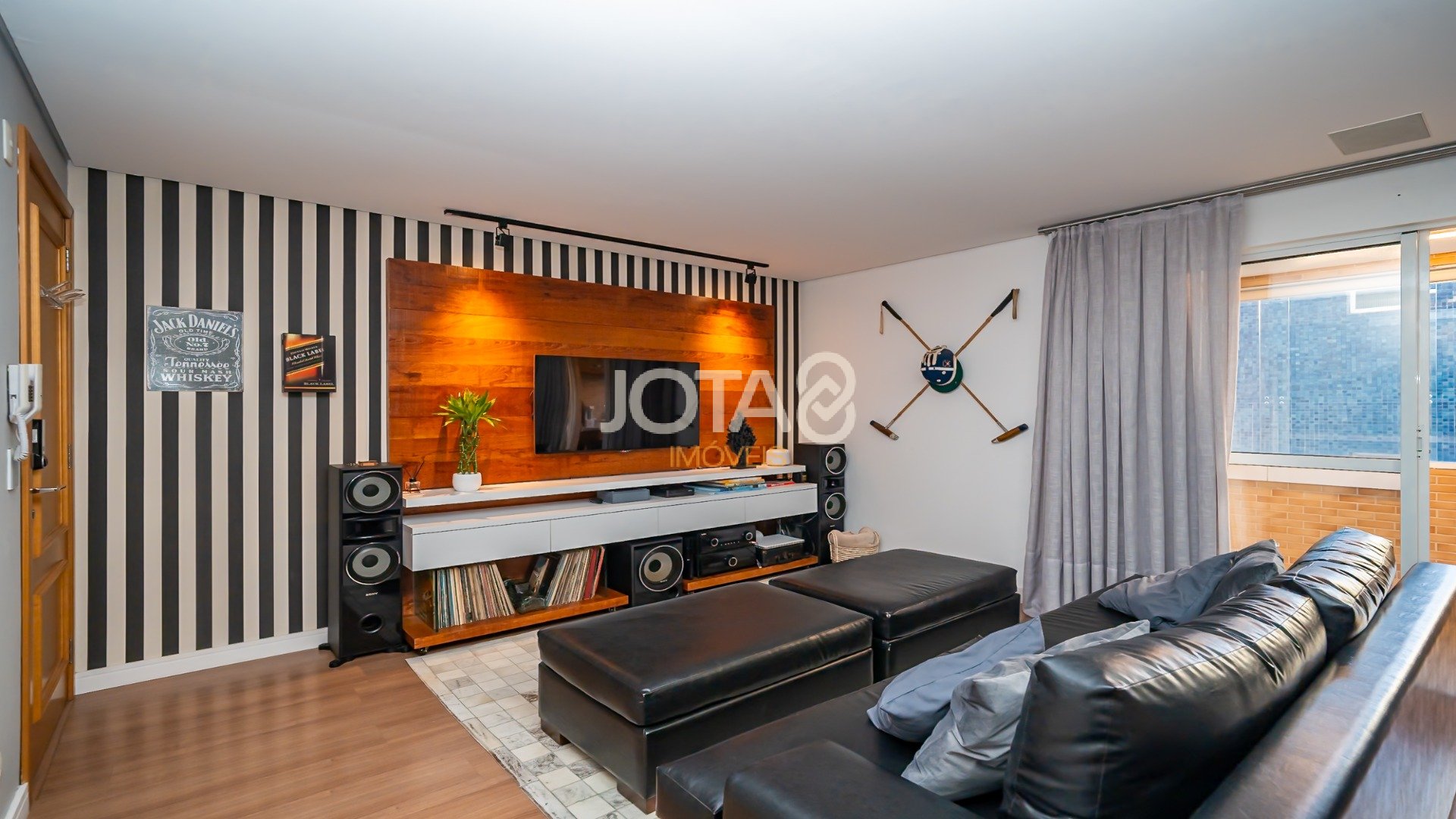 APARTAMENTO 2 QUARTOS E 2 VAGAS NO ALTO DA GLÓRIA!