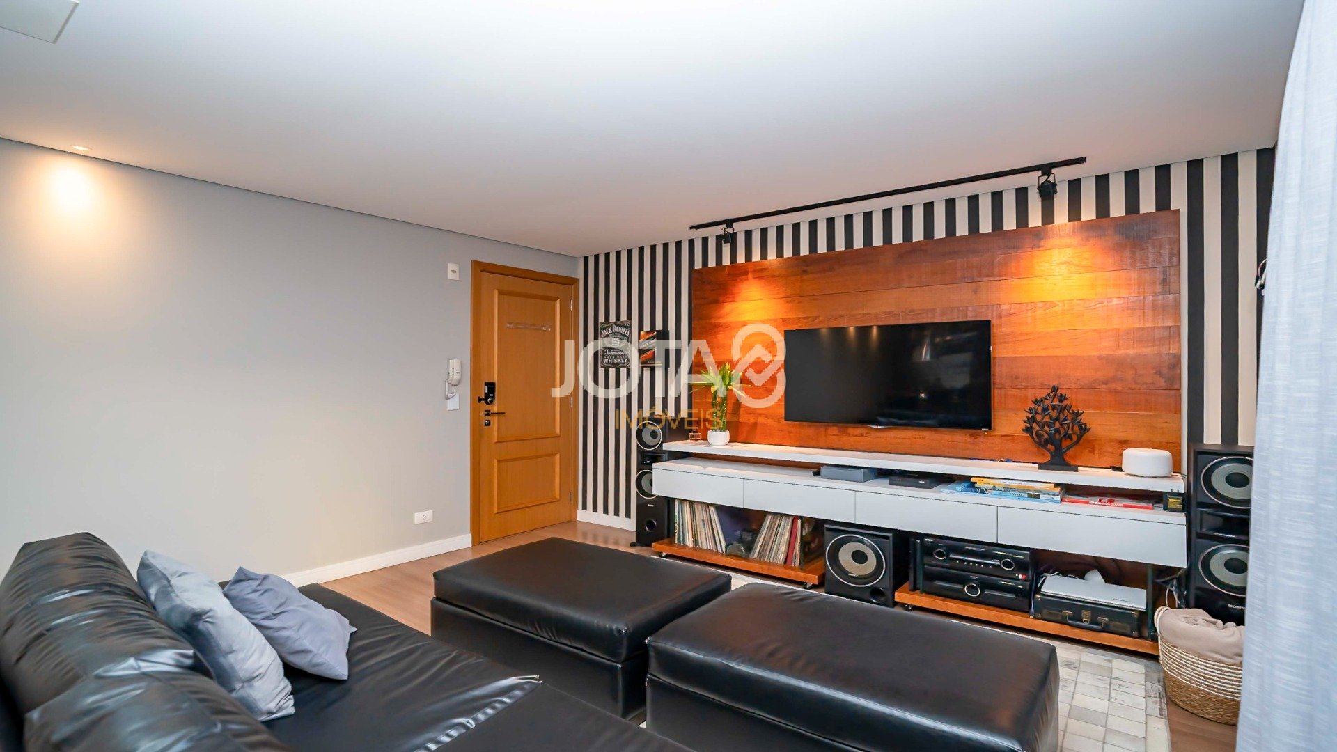 APARTAMENTO 2 QUARTOS E 2 VAGAS NO ALTO DA GLÓRIA!
